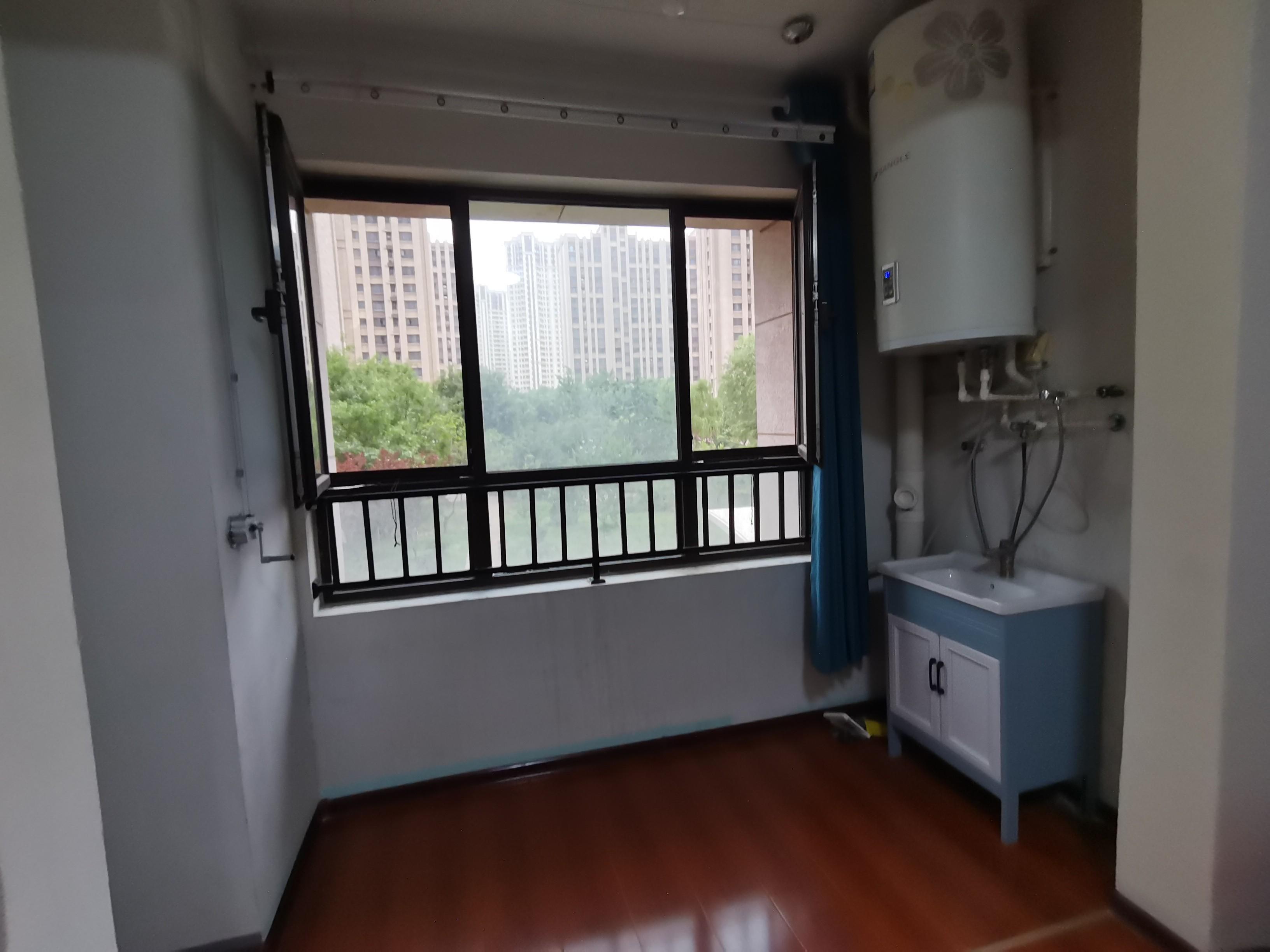 鲁邦奥林逸城东区