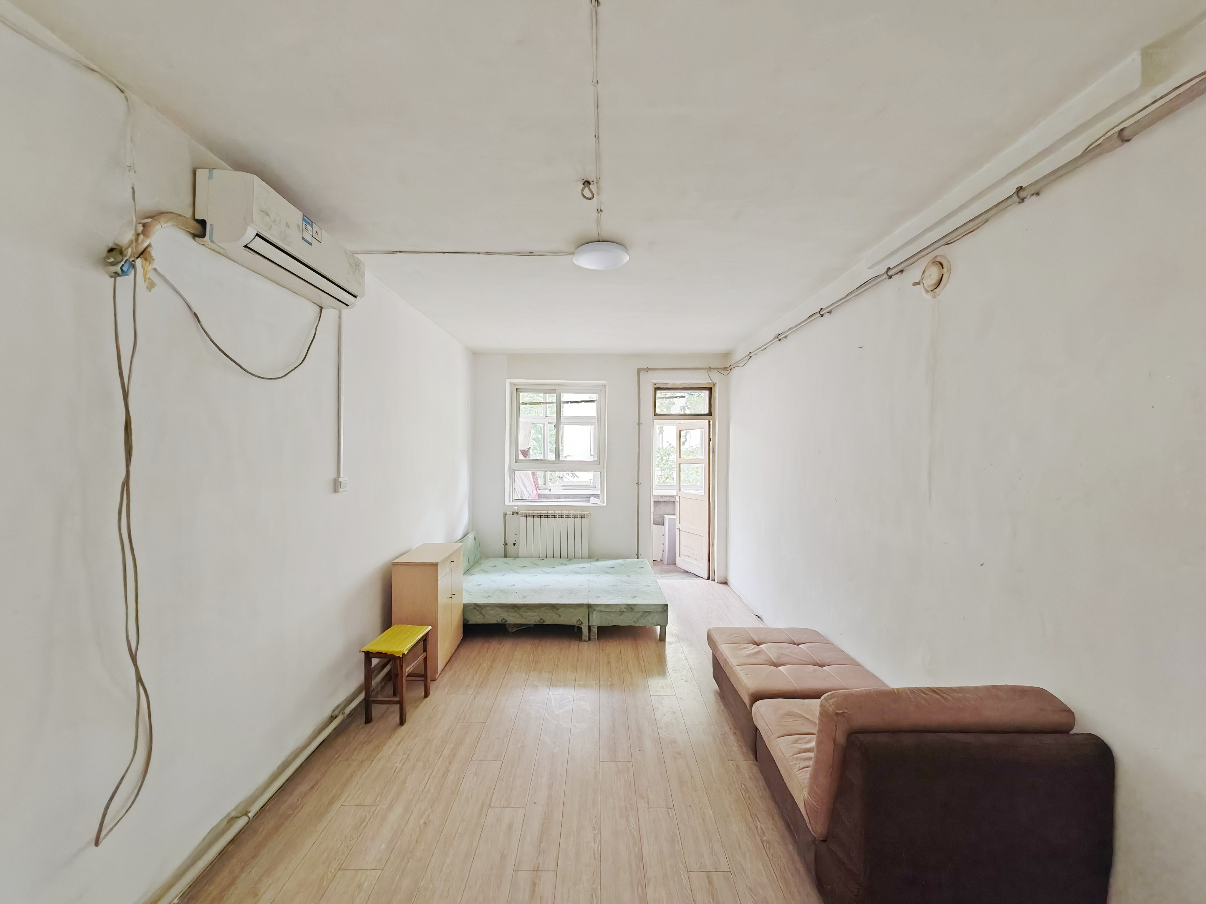   司里街小区南区  南北通透 泉城广场旁 黄金楼层
