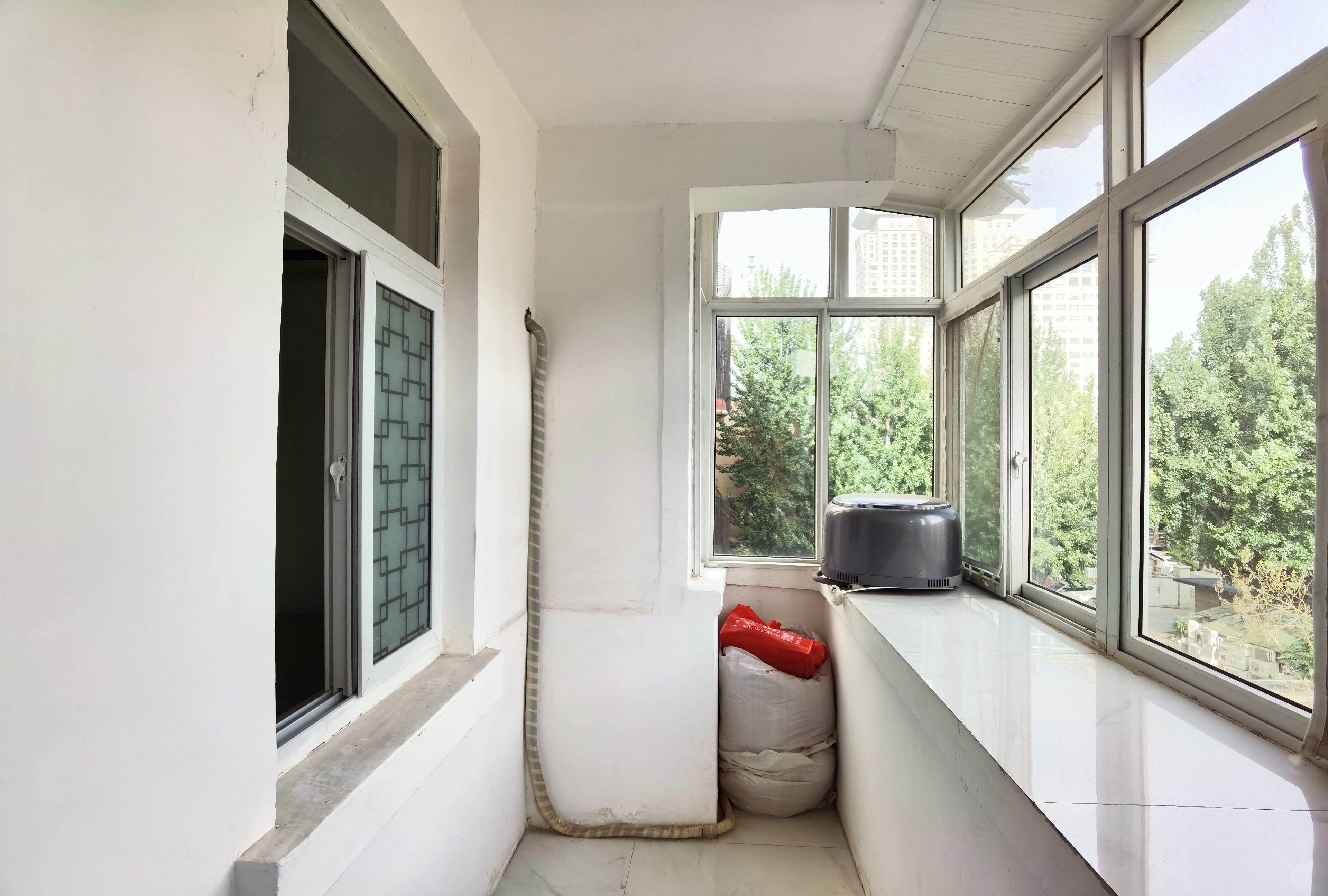 三里庄东街86号