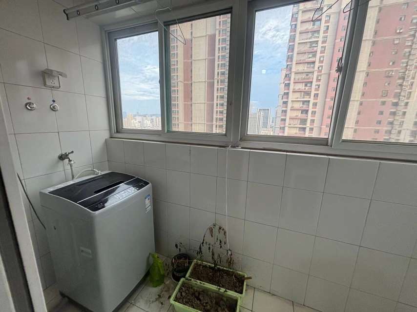 官扎营新区