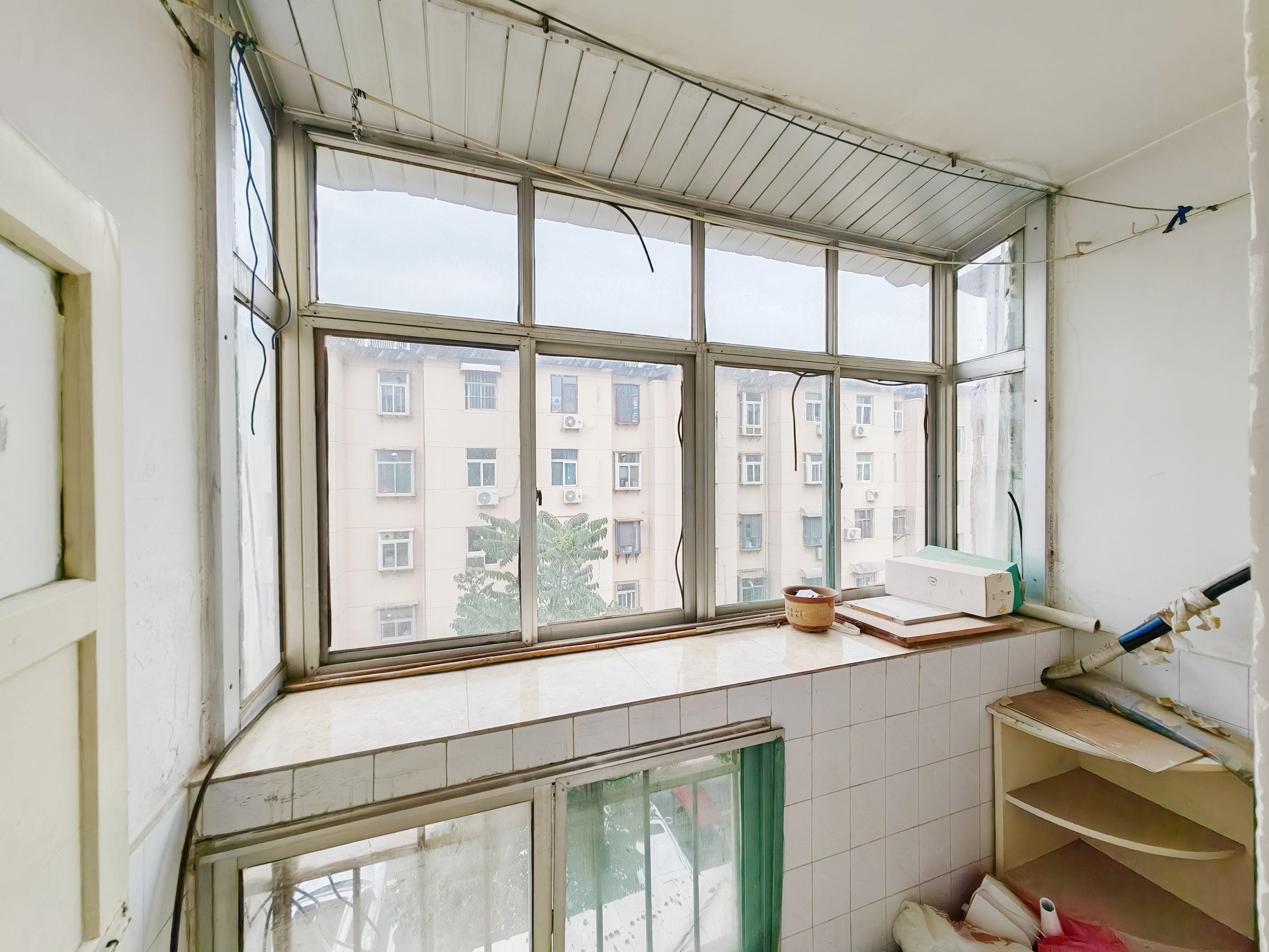 山师教工三宿舍