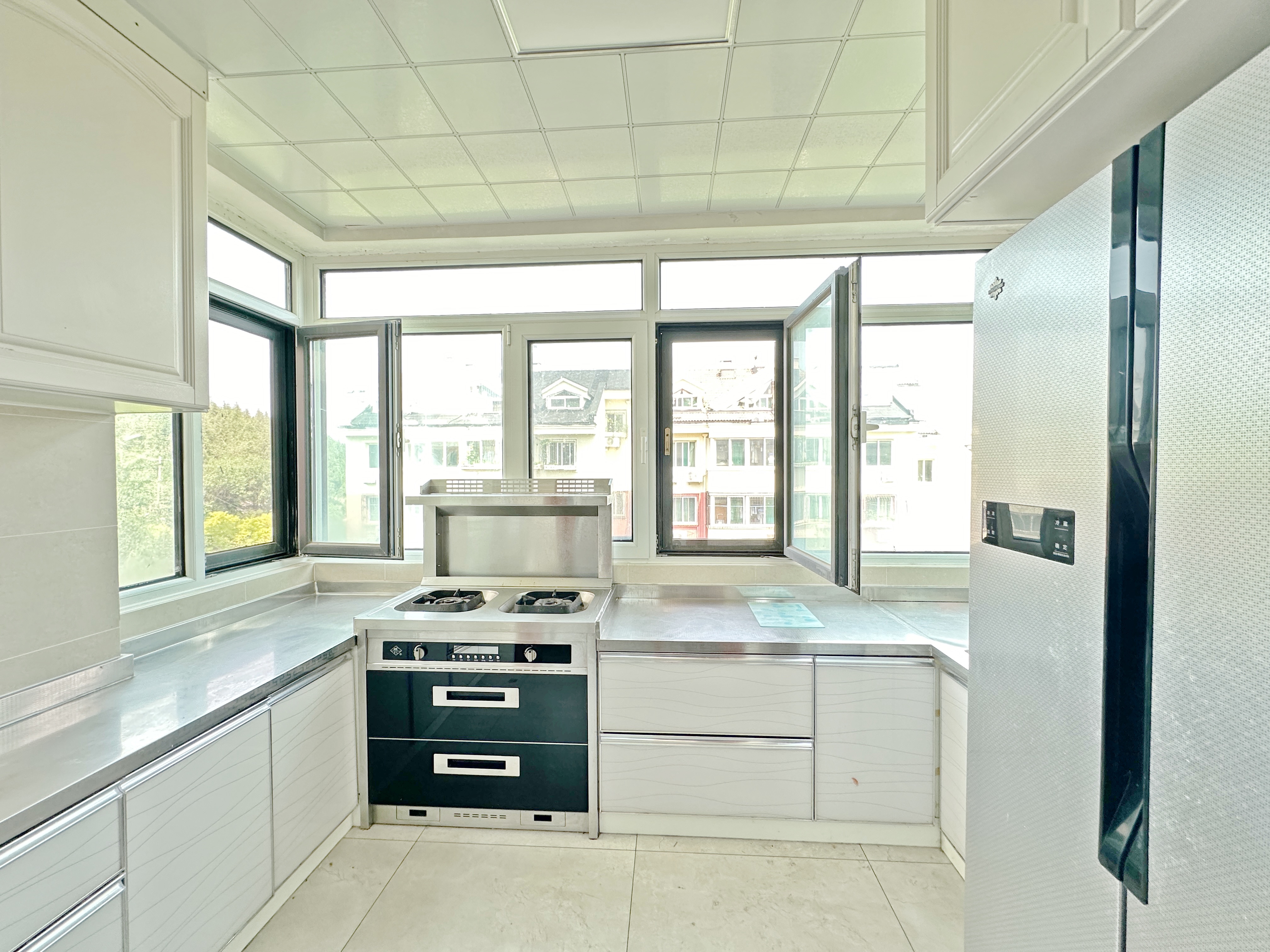 卧龙花园龙和苑