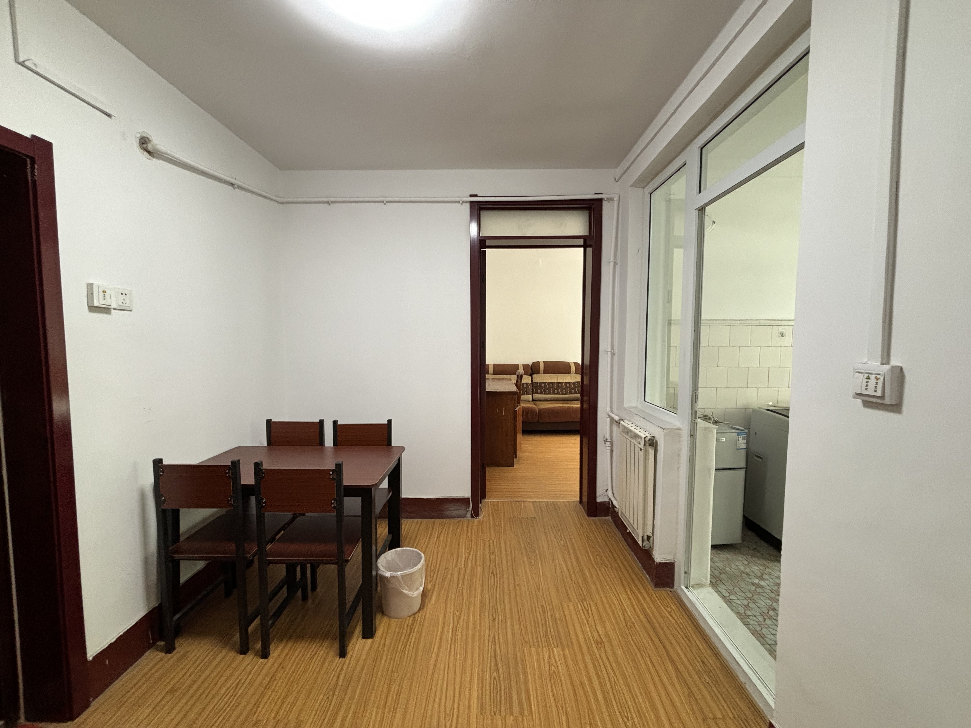 整租·房子室内家具家电齐全，拎包即可入住，室内很干净，双室朝阳，