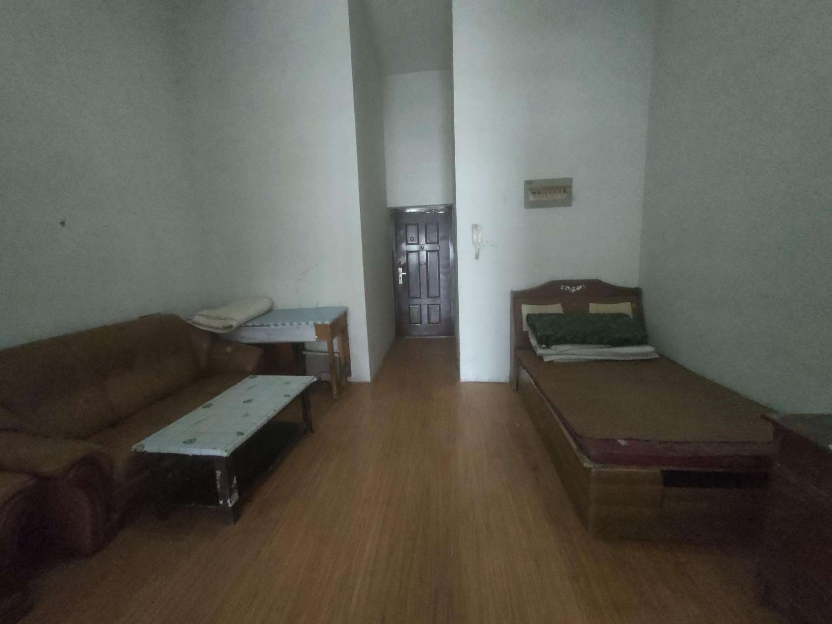 高墙王小区