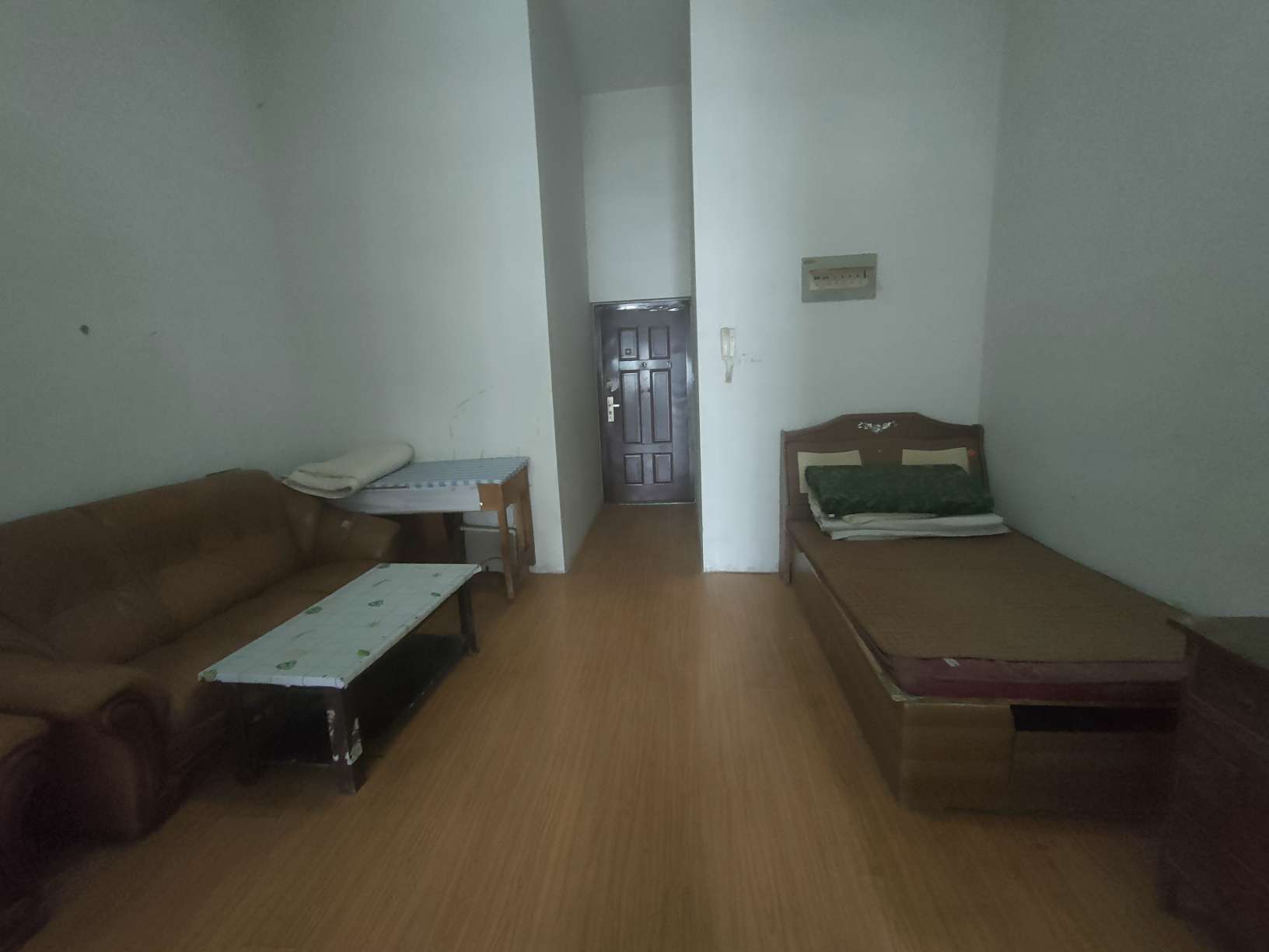 高墙王小区