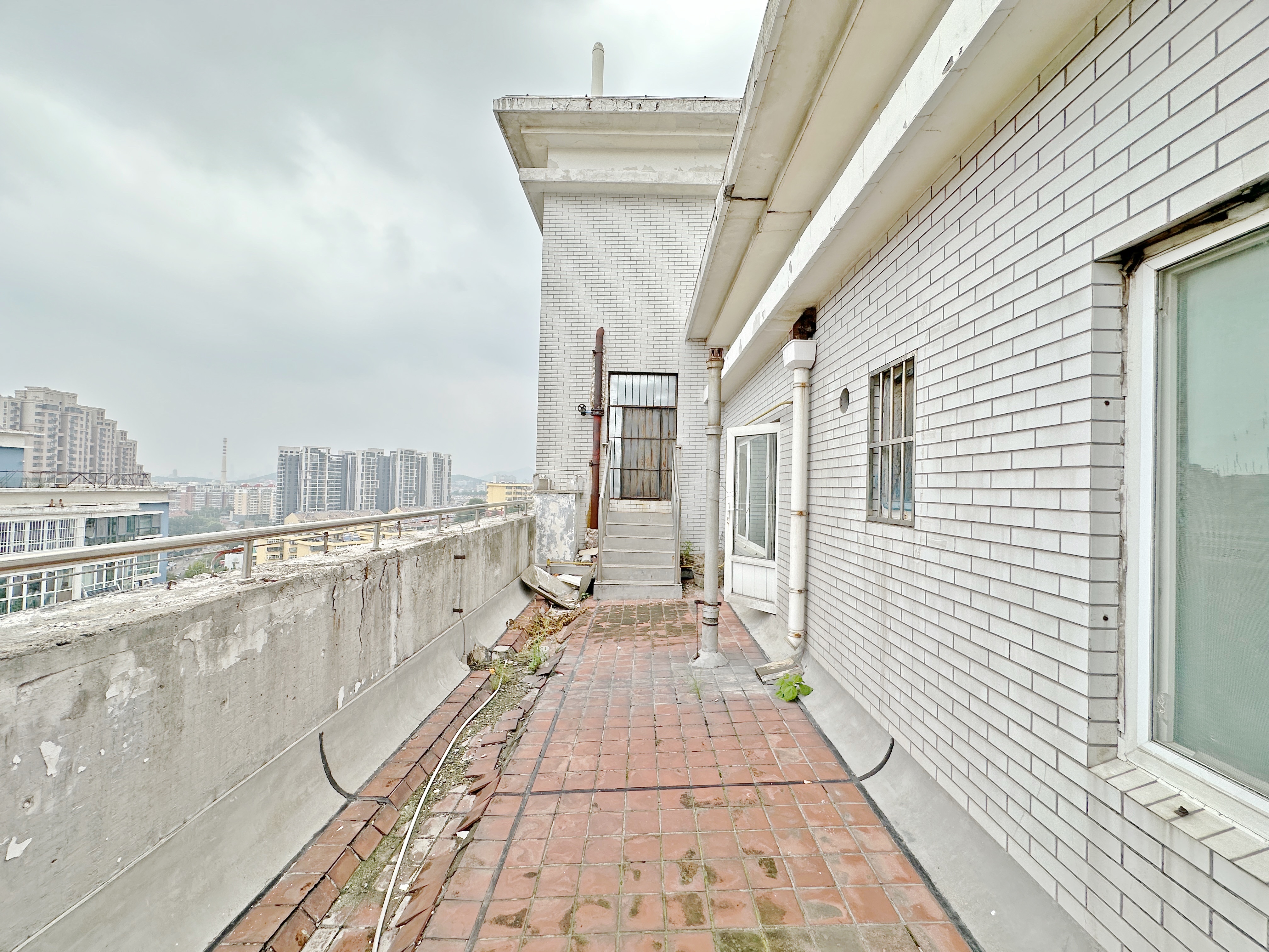 卧龙花园龙泰苑