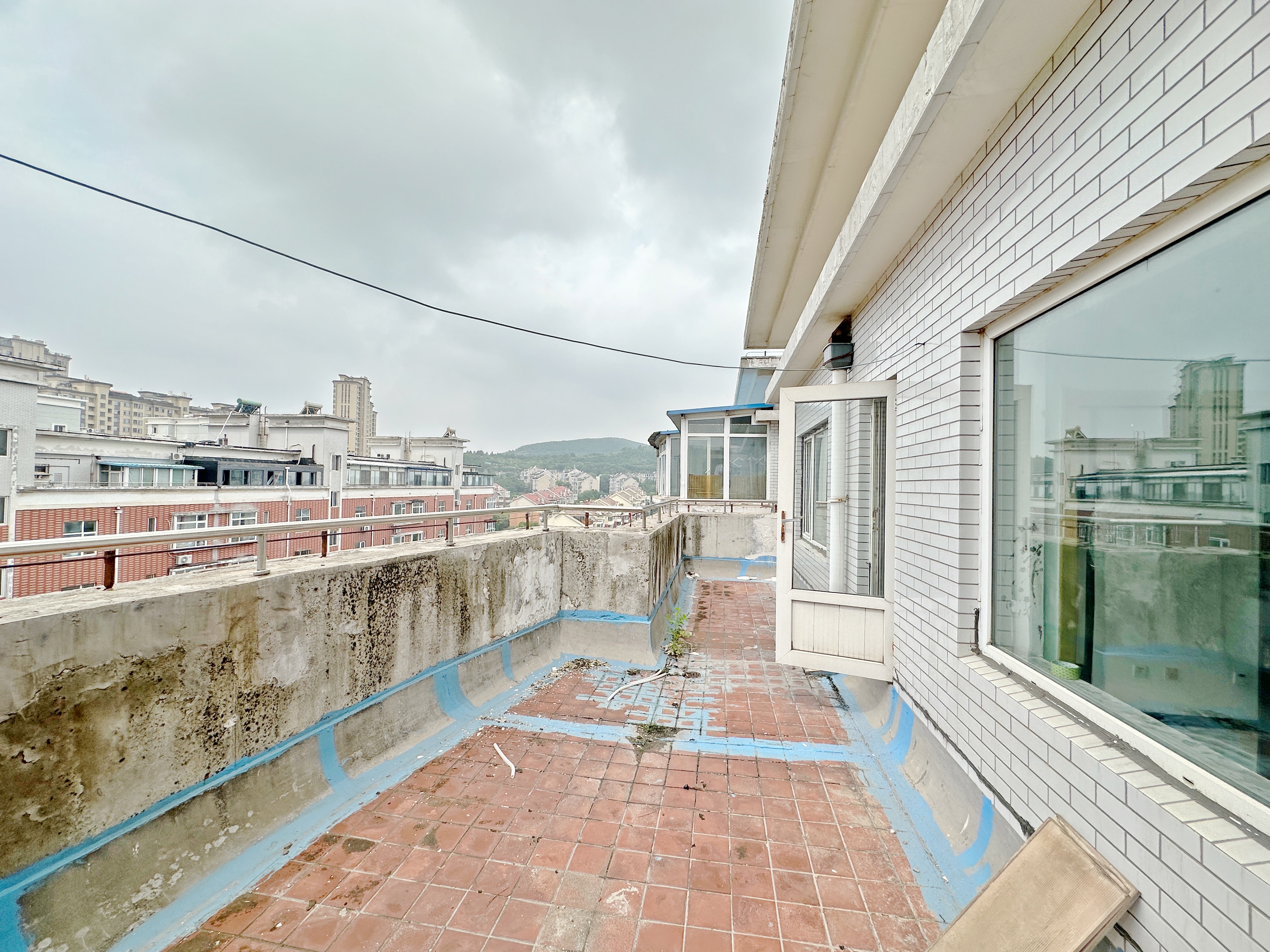 卧龙花园龙泰苑