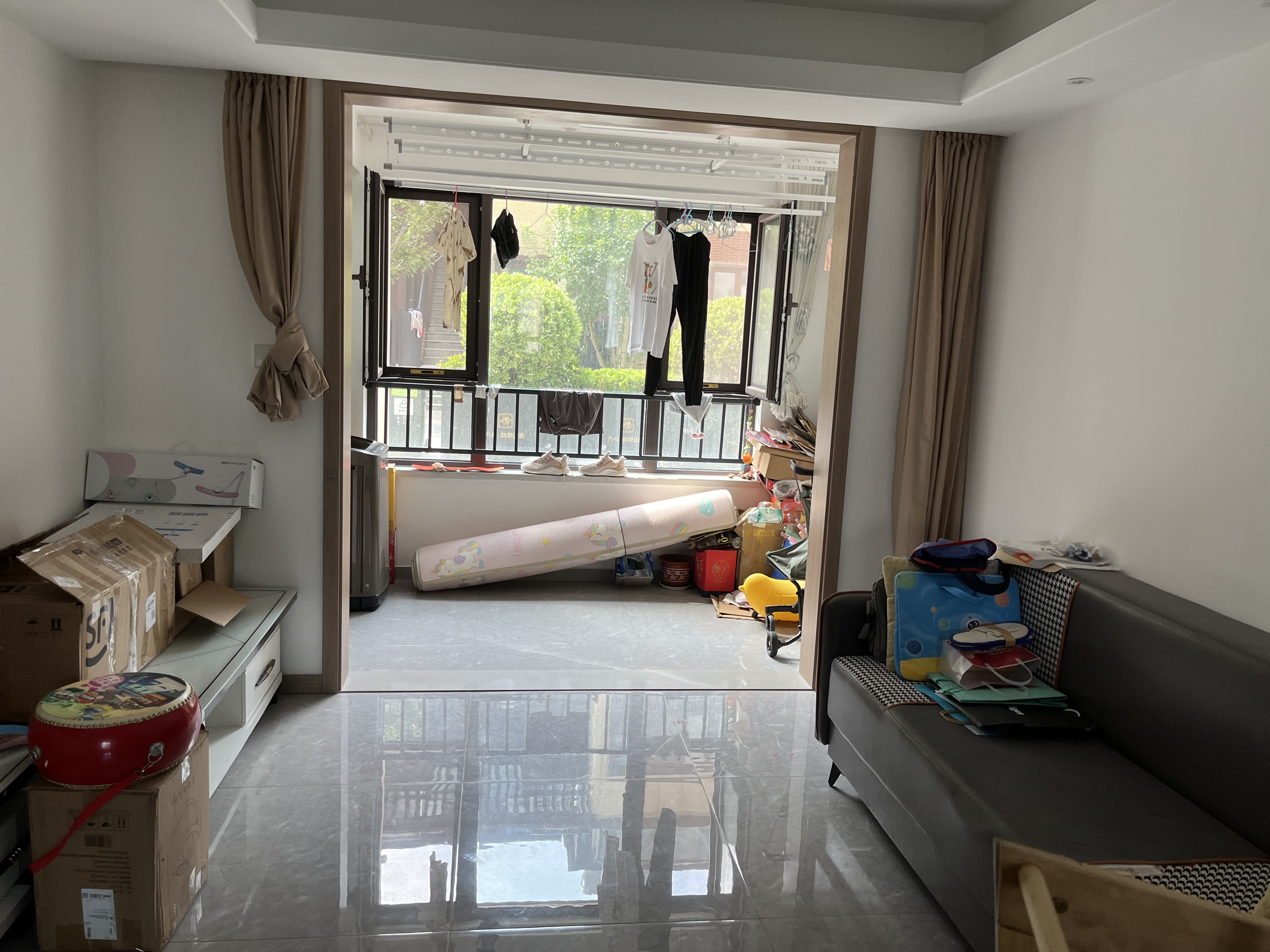 
							万科翡翠山语