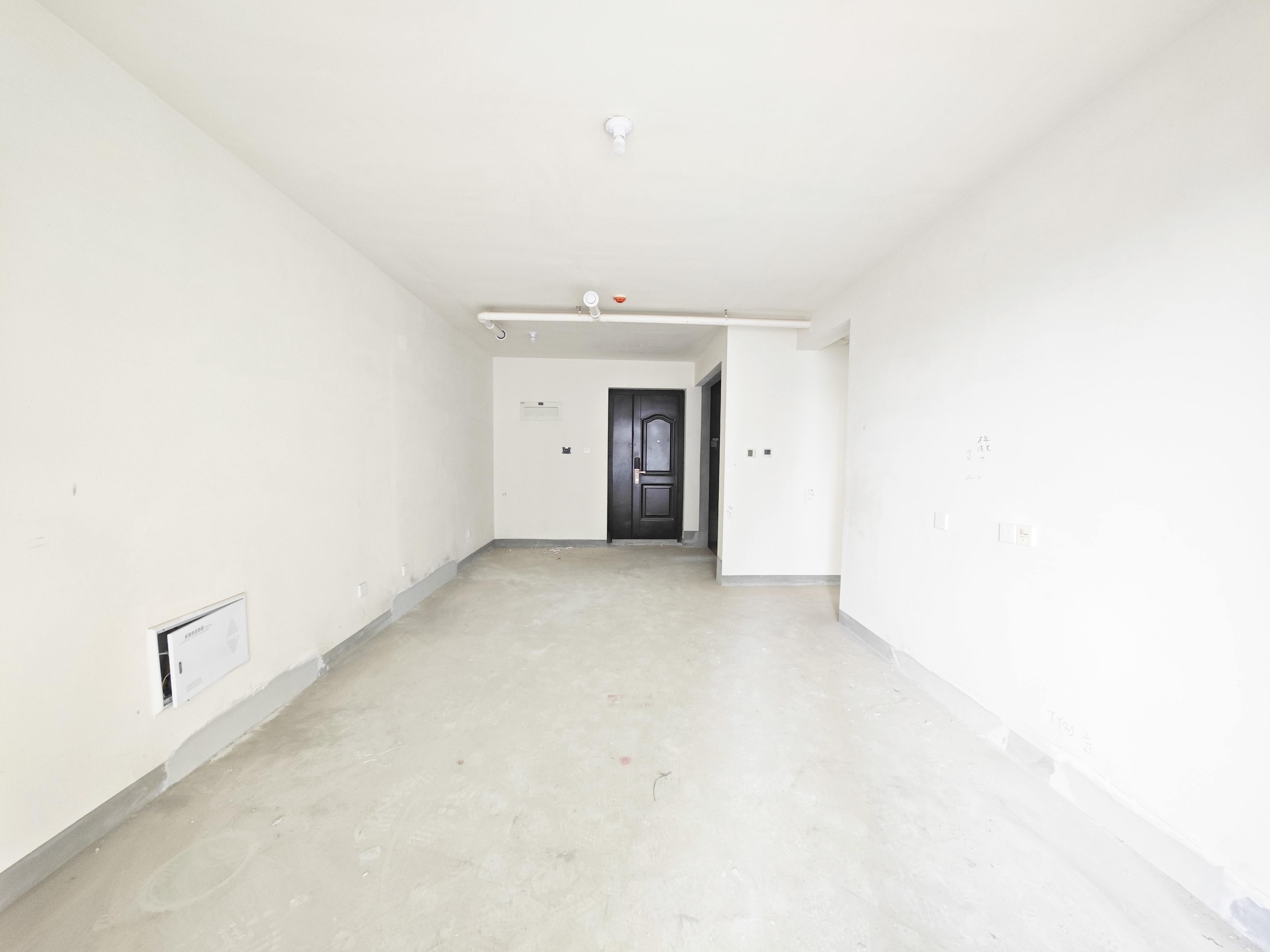  次新小区 毛坯房 楼层好 单价低 三室一卫