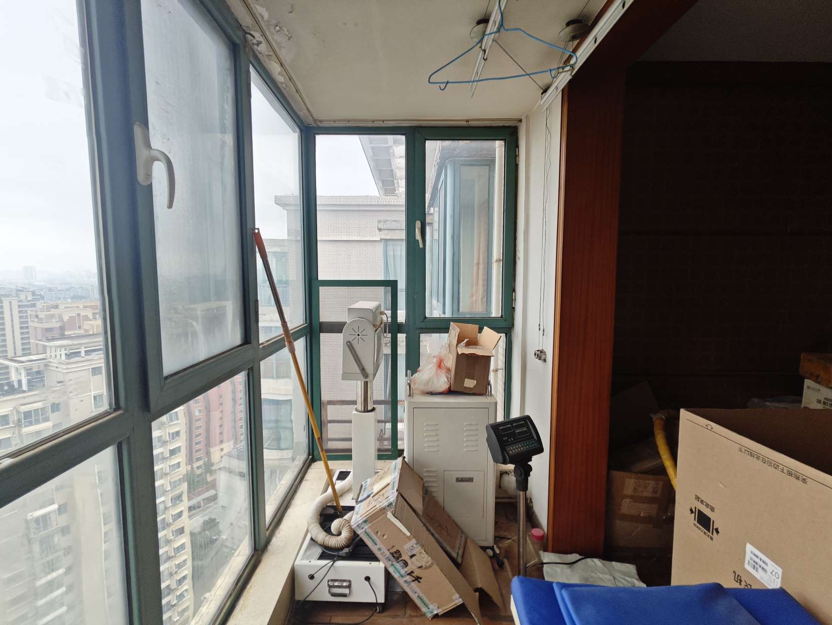 嘉馨现代逸居