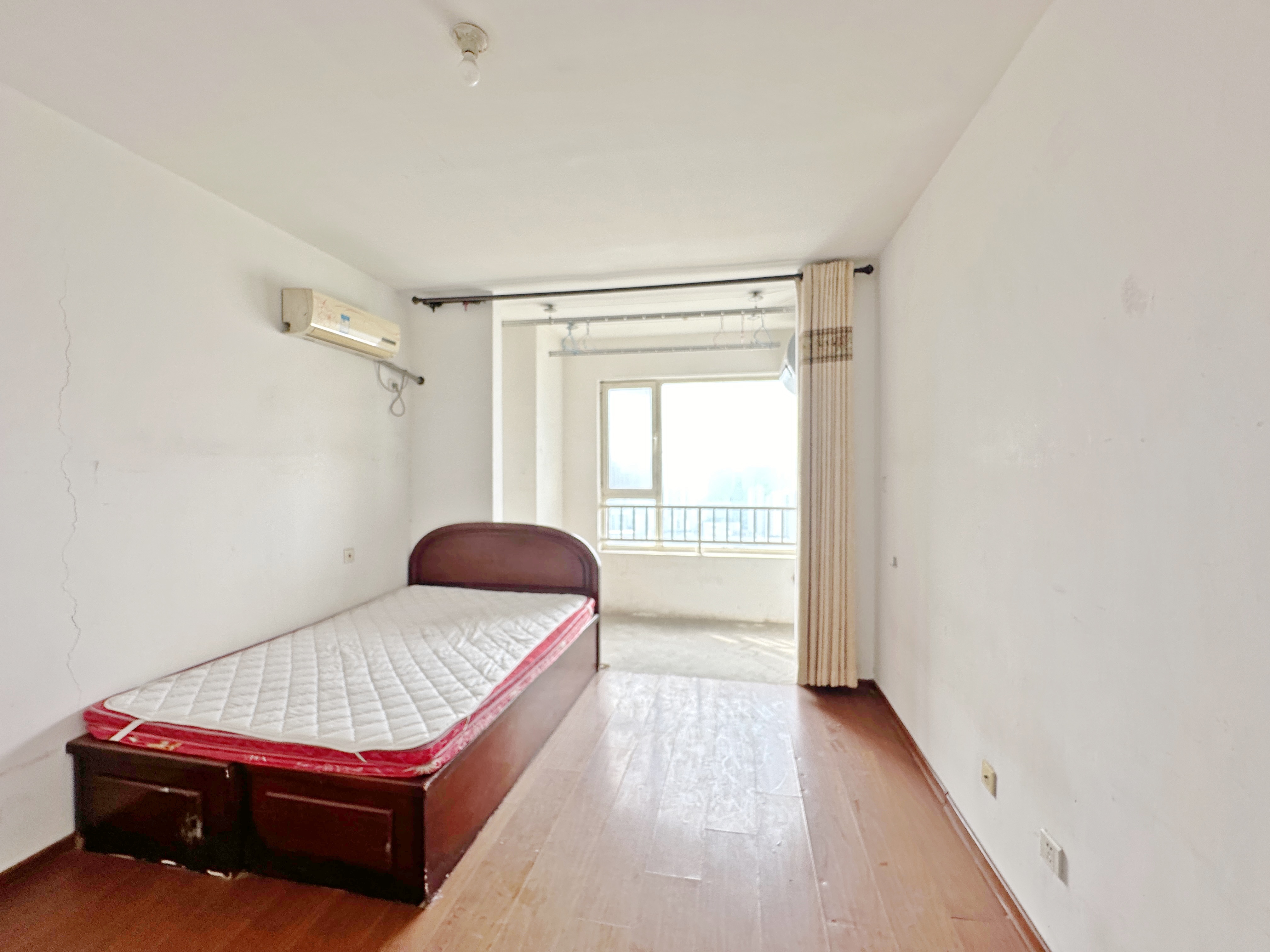 绿地新里卢浮公馆