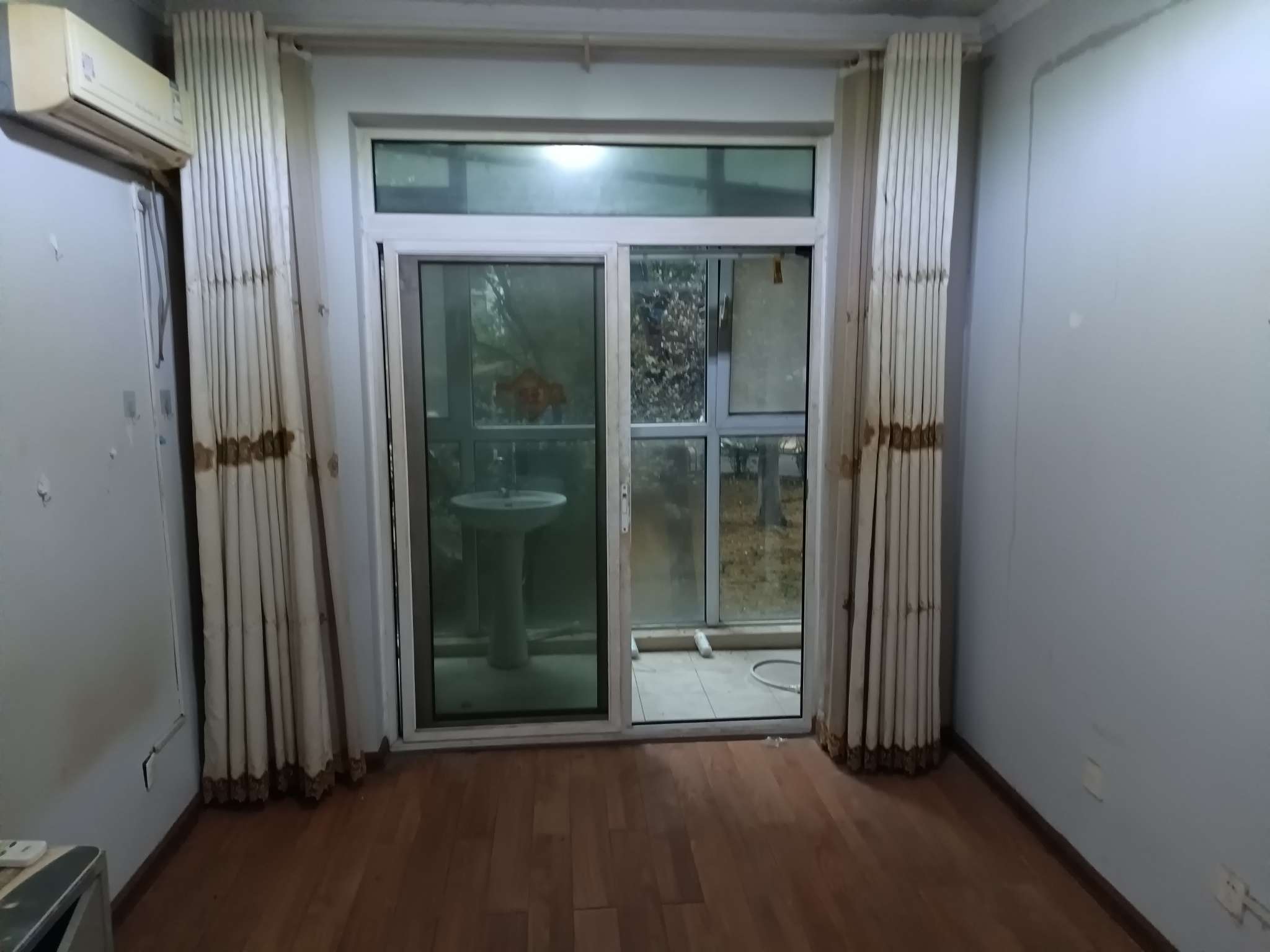 整租·七里河 锦绣泉城，价格合适，家具齐全