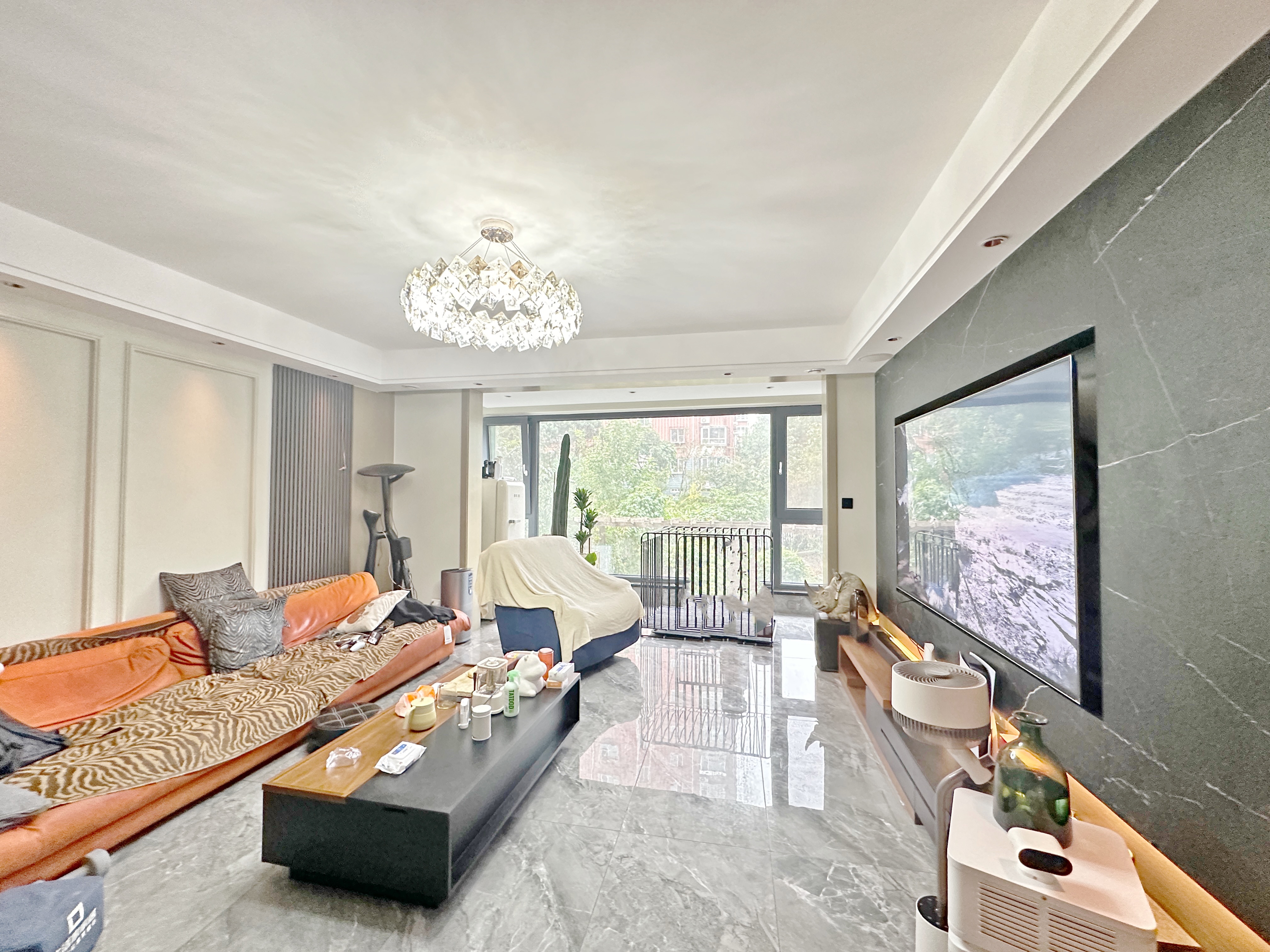 卧龙花园龙泰苑