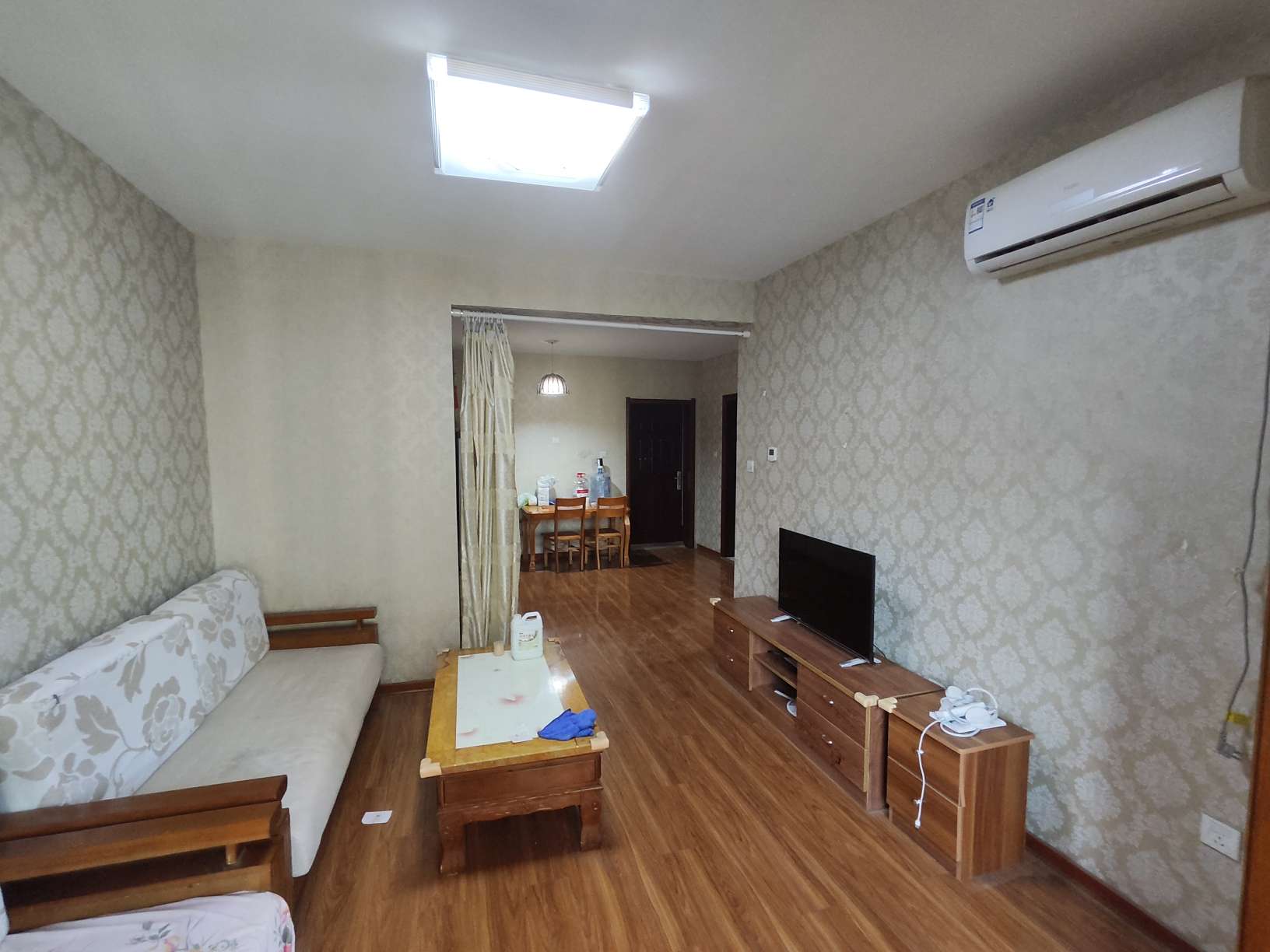 
							鲁邦奥林逸城东区