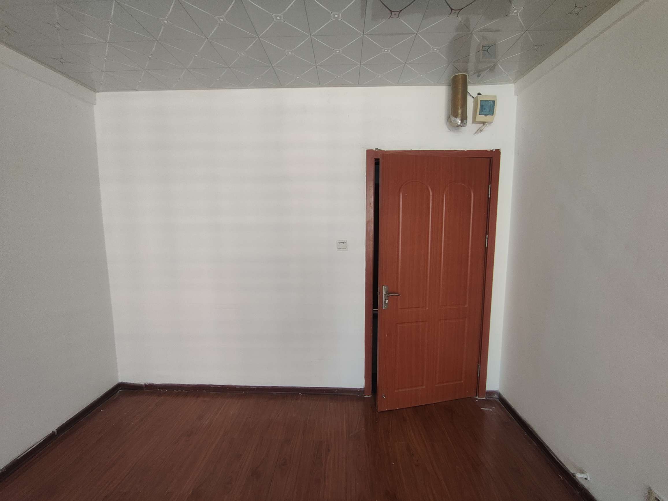 整租· 鲍德现代逸城(商住楼) 1室1厅 南