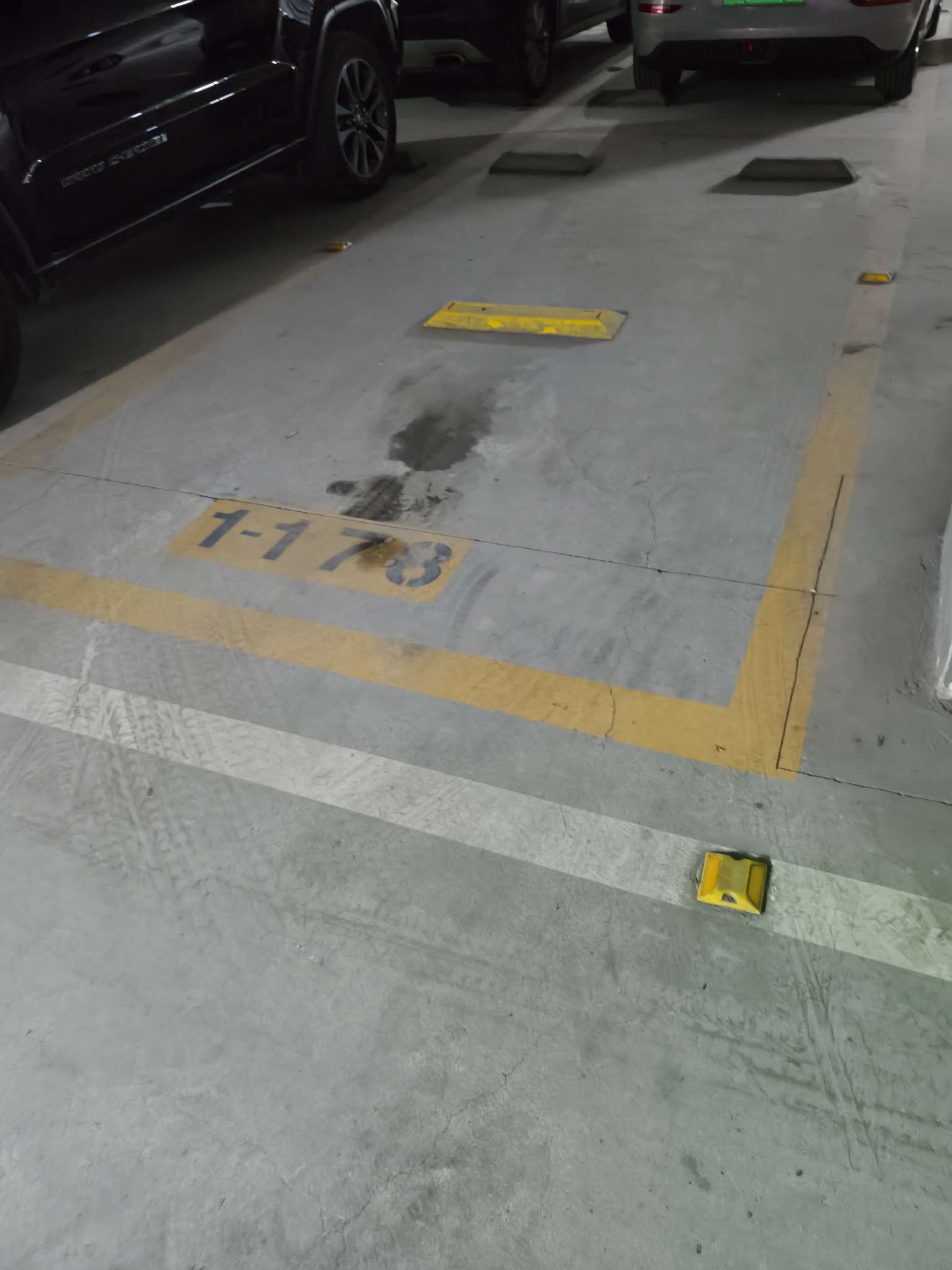 鲁能领秀城车位商铺