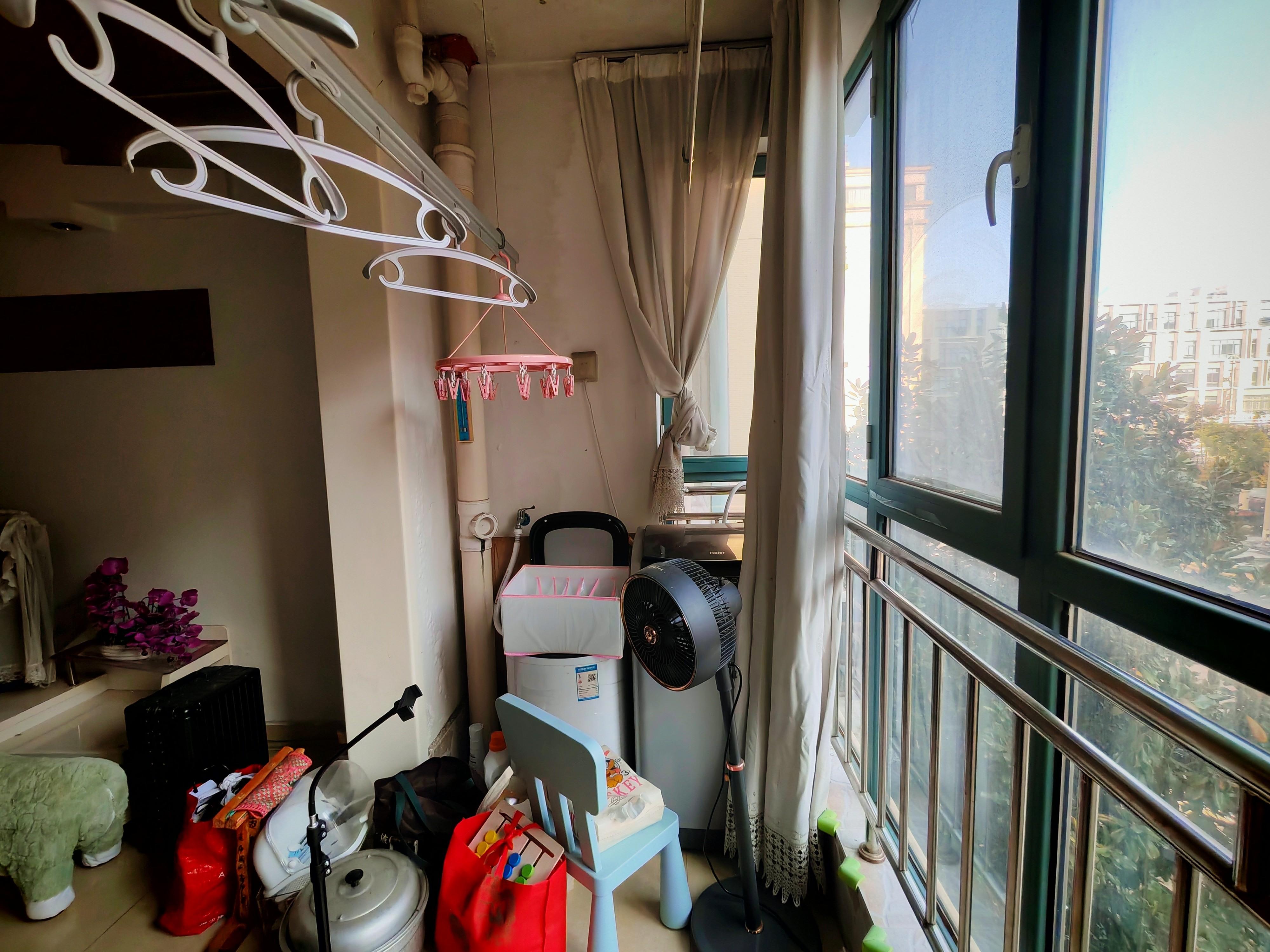 嘉馨现代逸居
