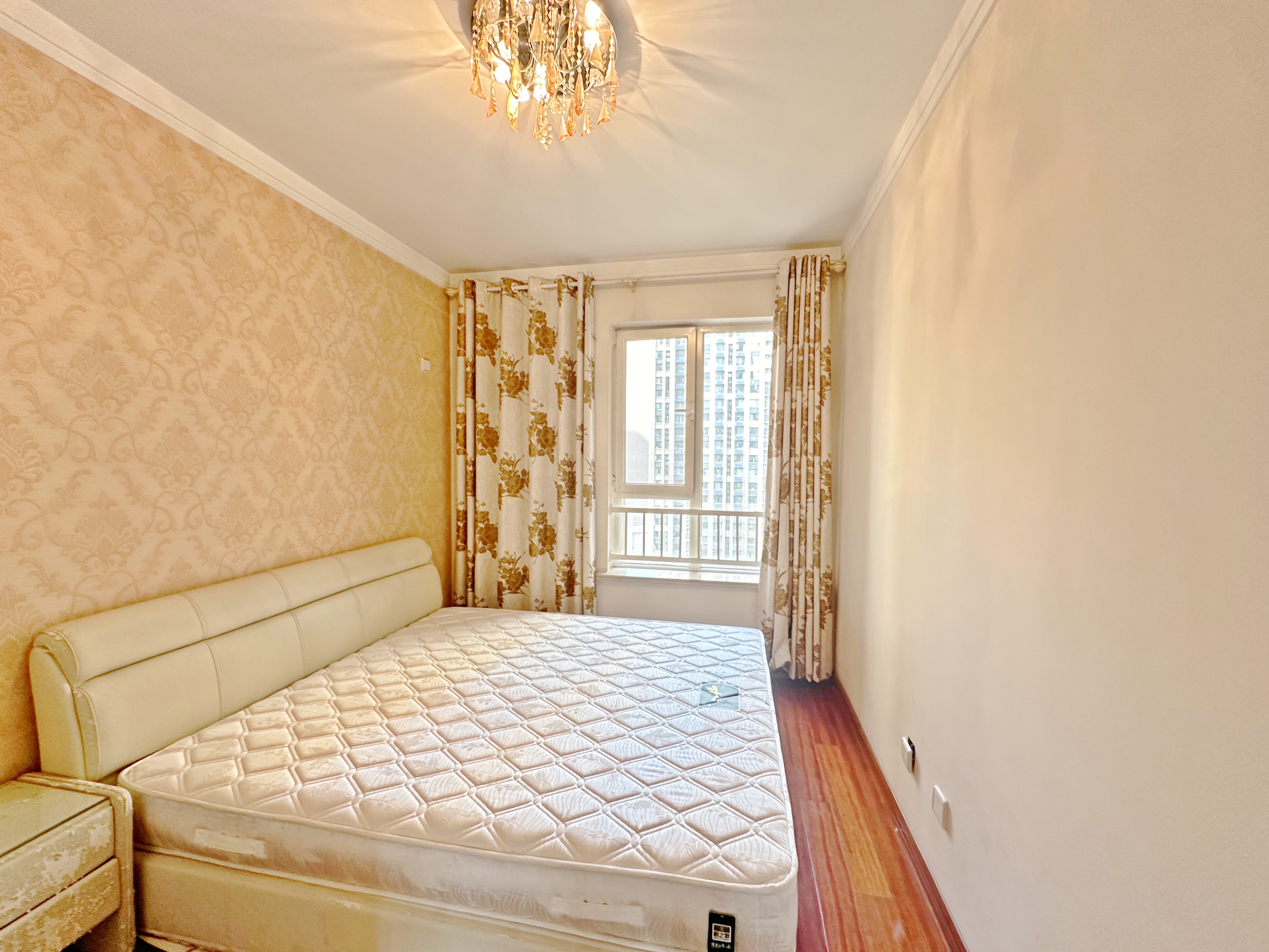 绿地新里卢浮公馆