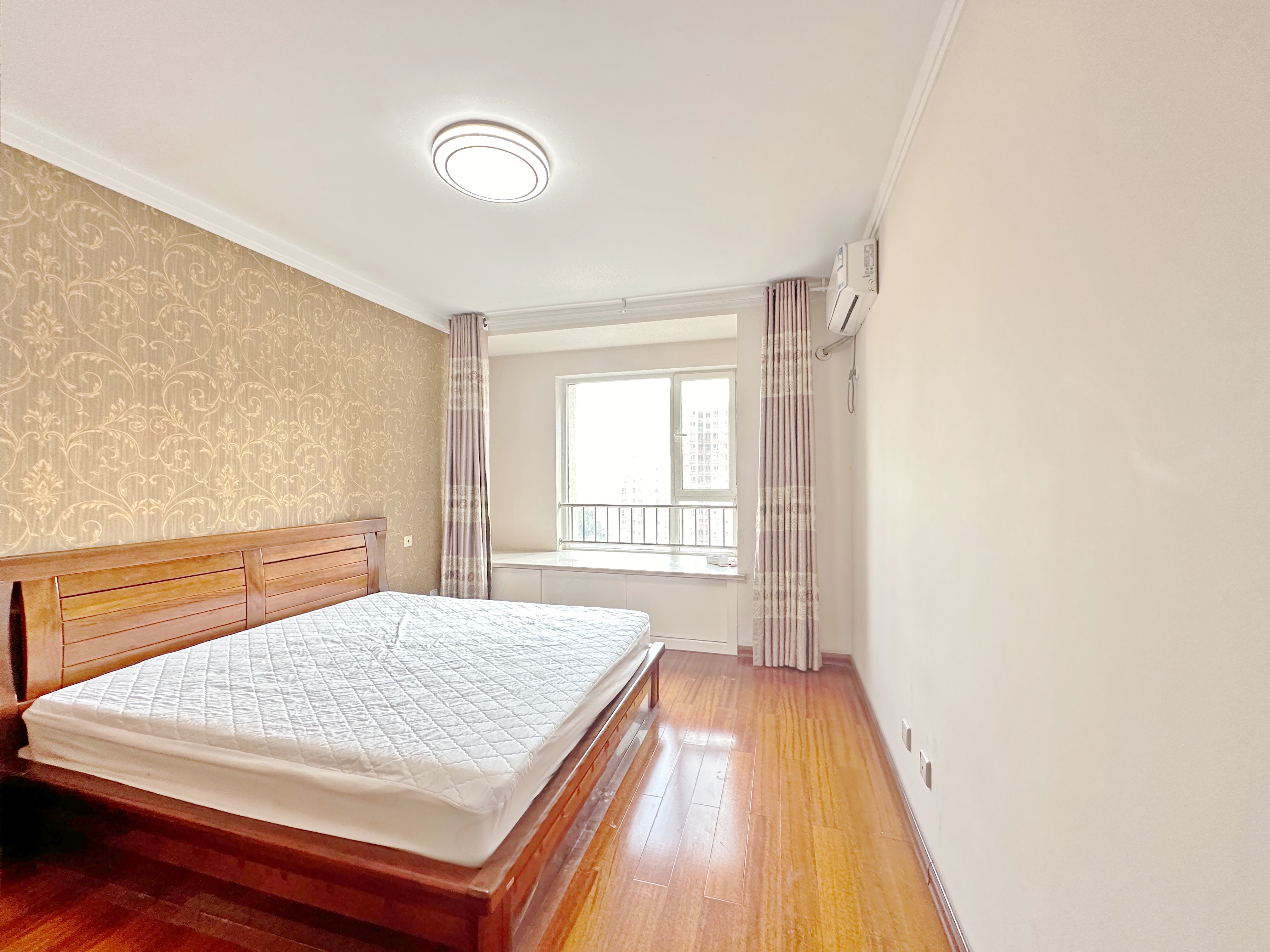 绿地新里卢浮公馆