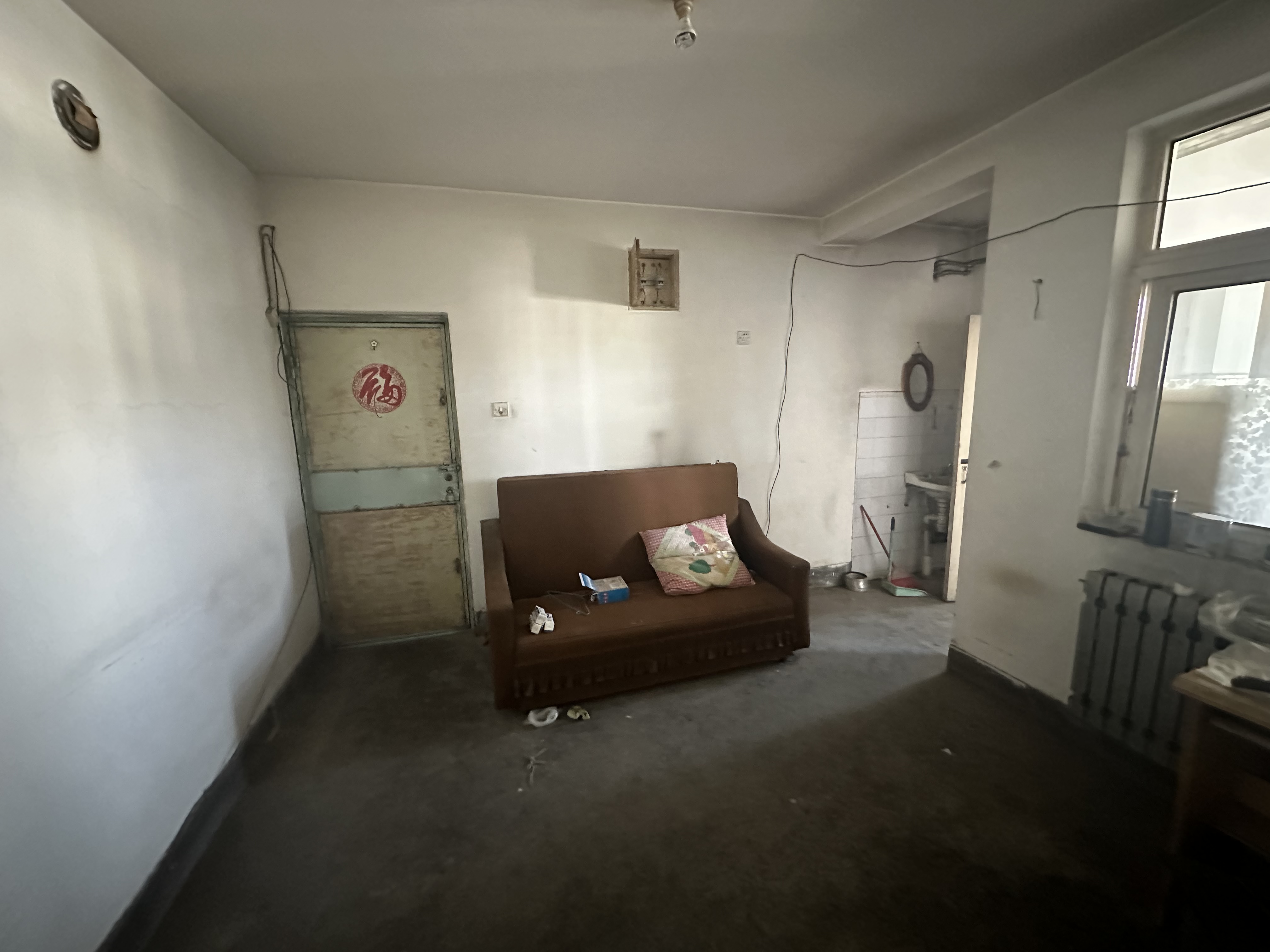 
							老屯铁路小区