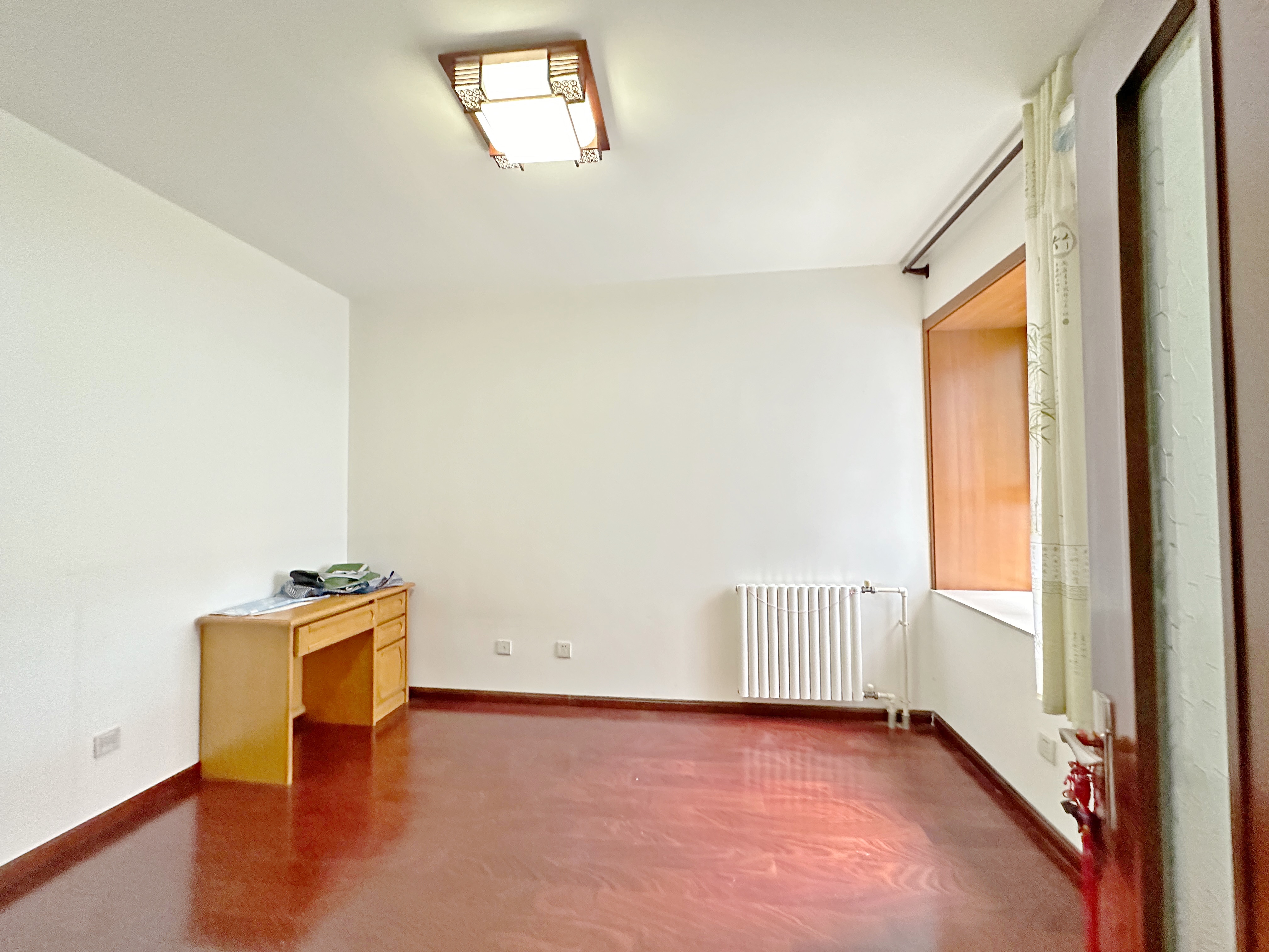 卧龙花园龙泰苑