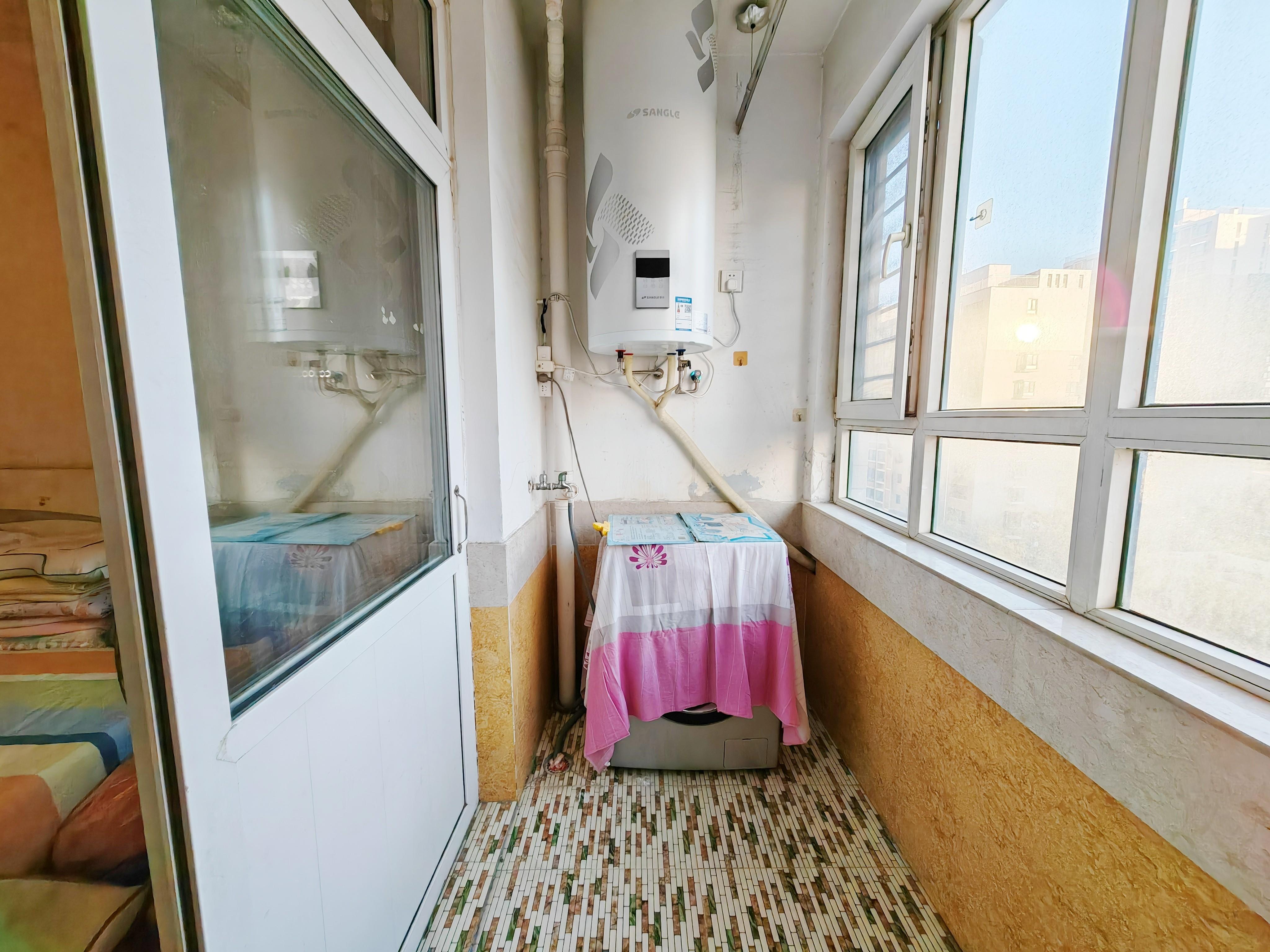 港基滨河华庭