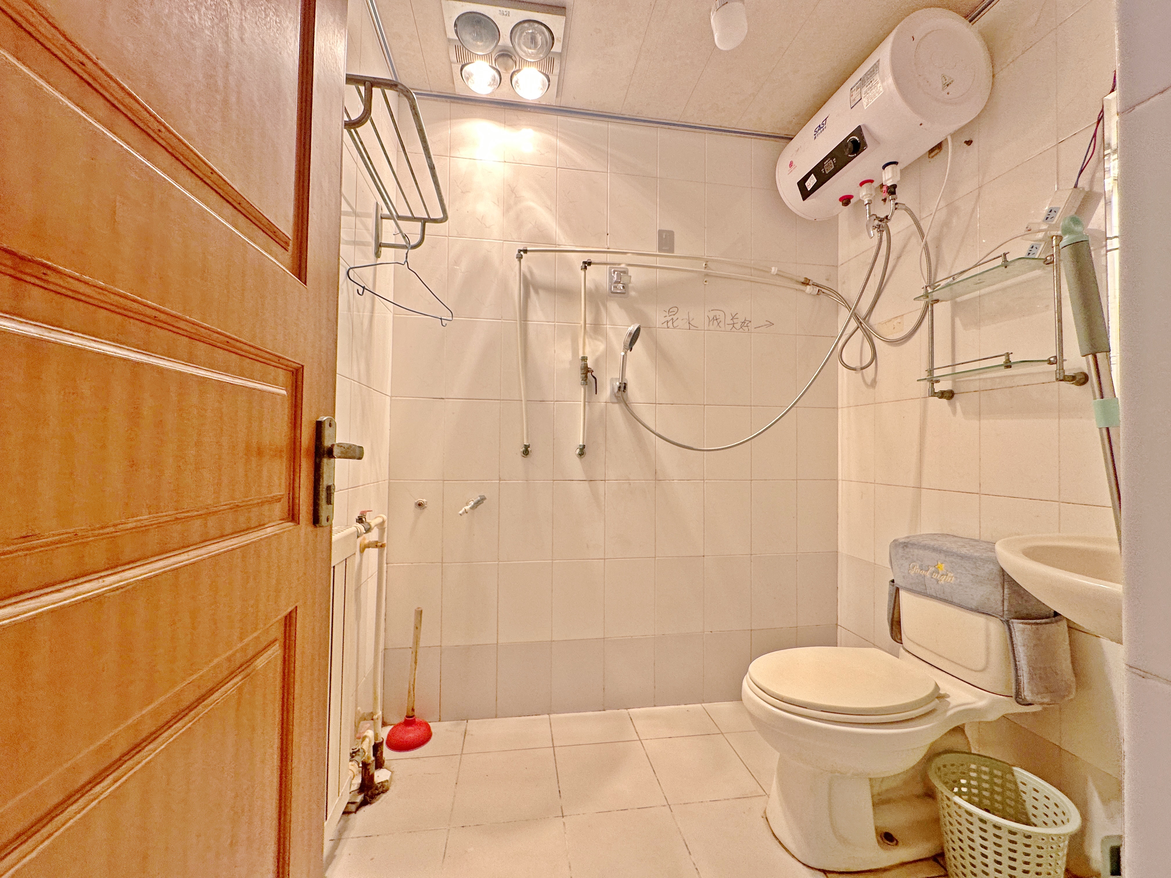 卧龙花园龙和苑