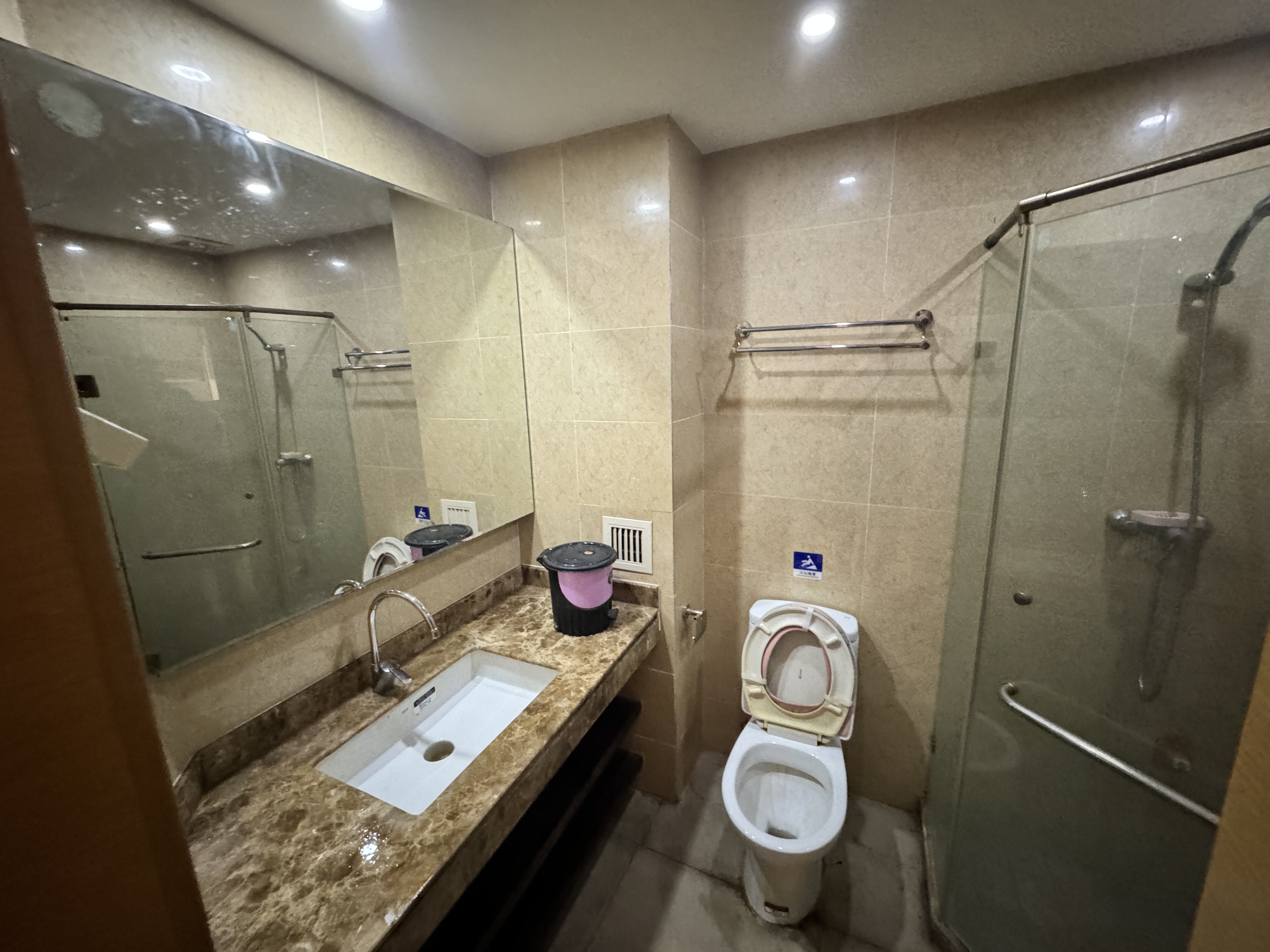 南益名泉春晓公寓