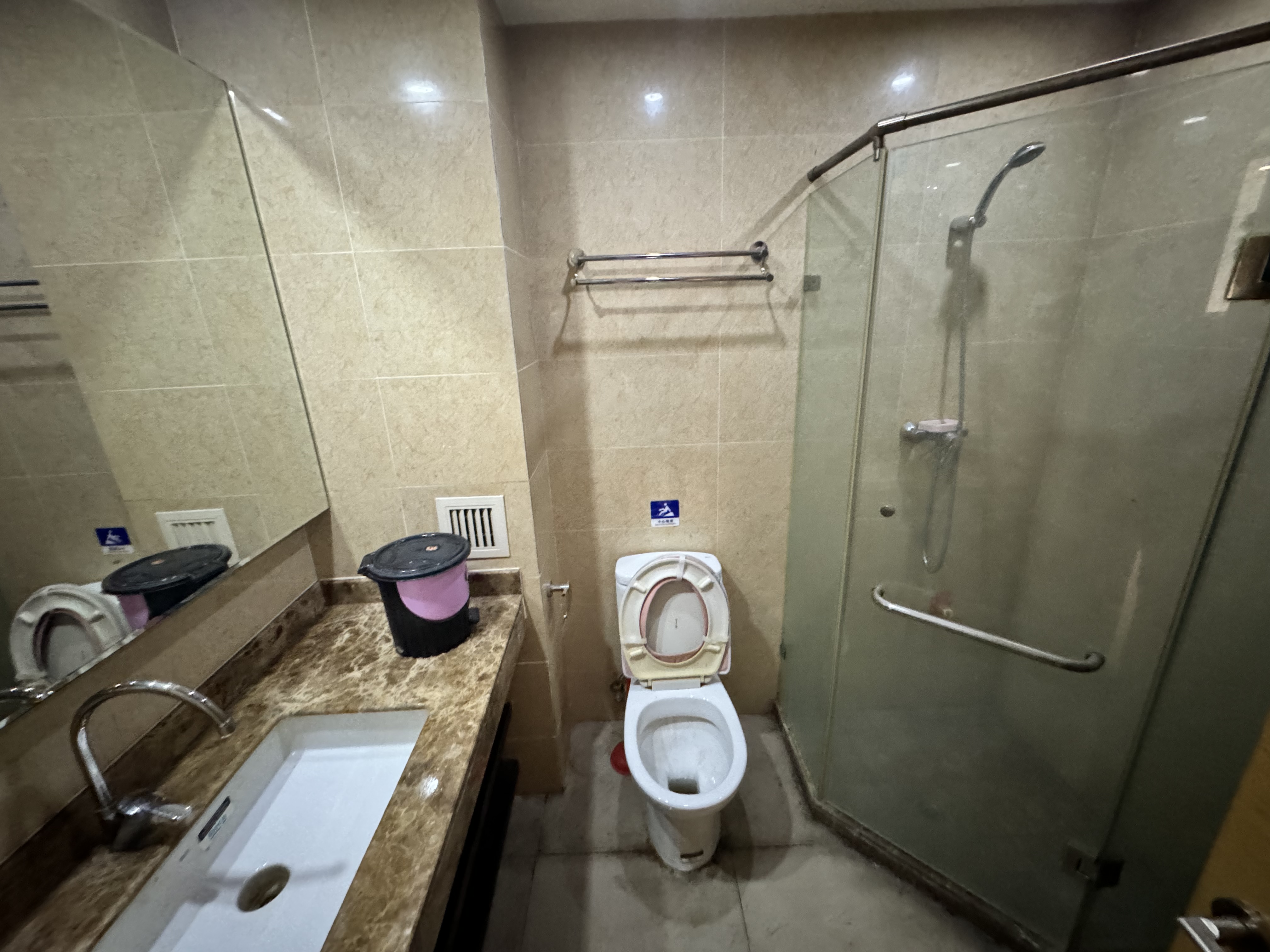 南益名泉春晓公寓