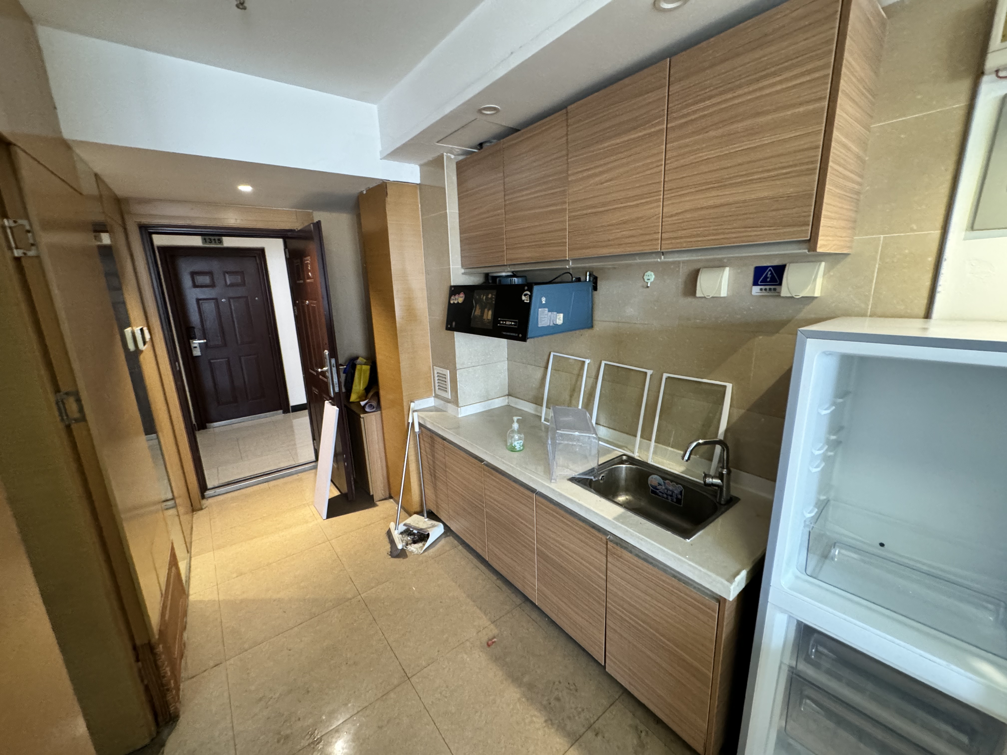 南益名泉春晓公寓