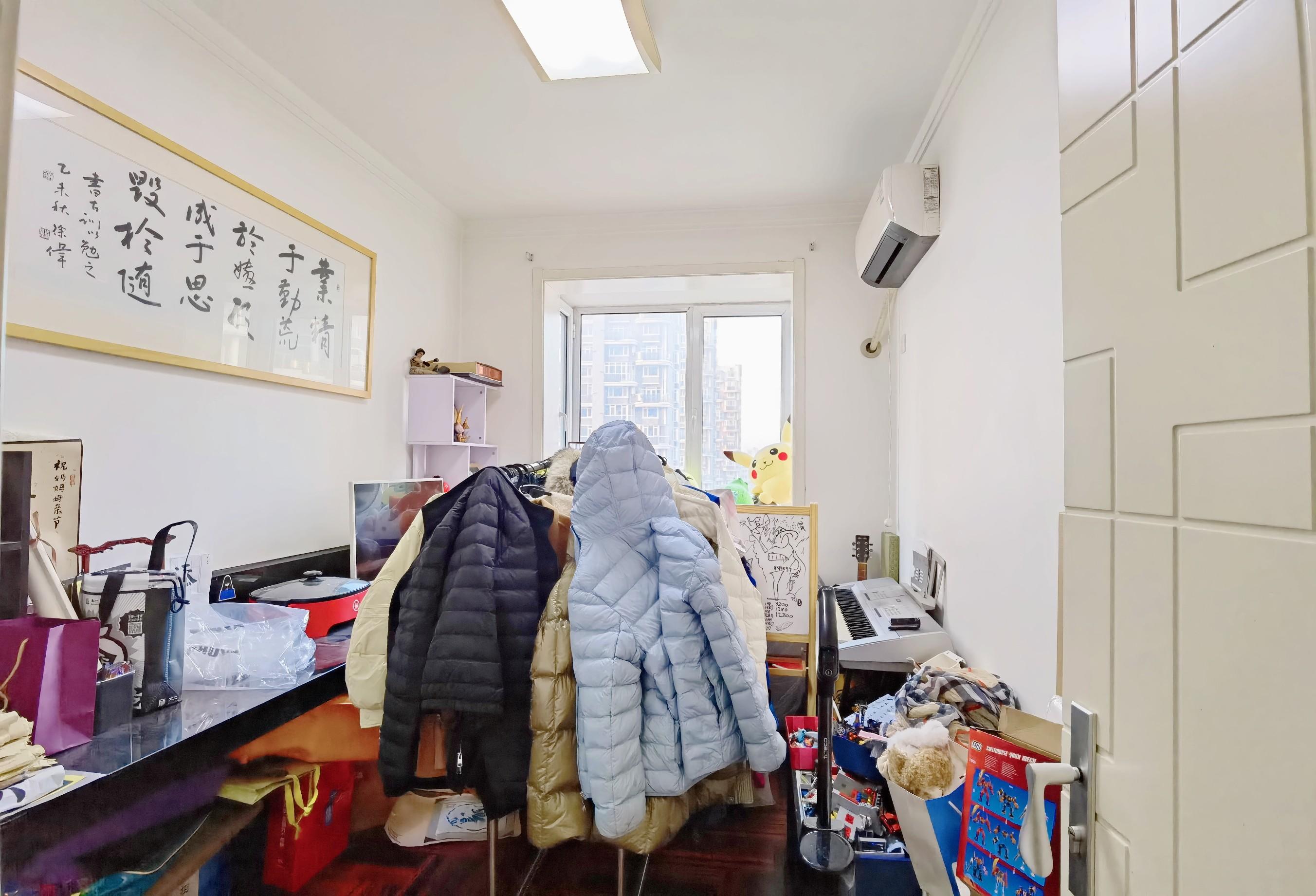 鲍德现代逸城