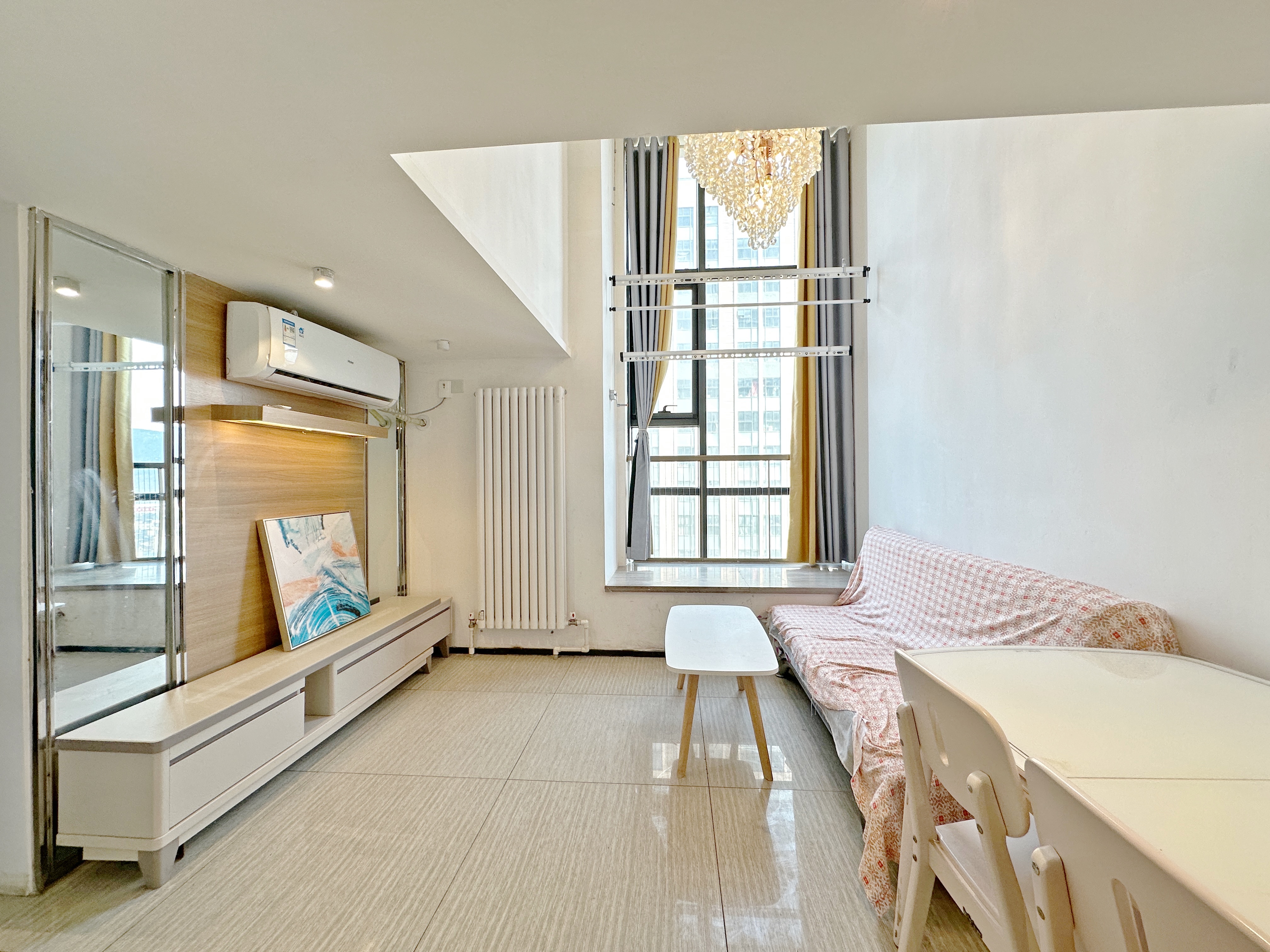 二环南路 精装修 东向一室 loft 中间楼层
