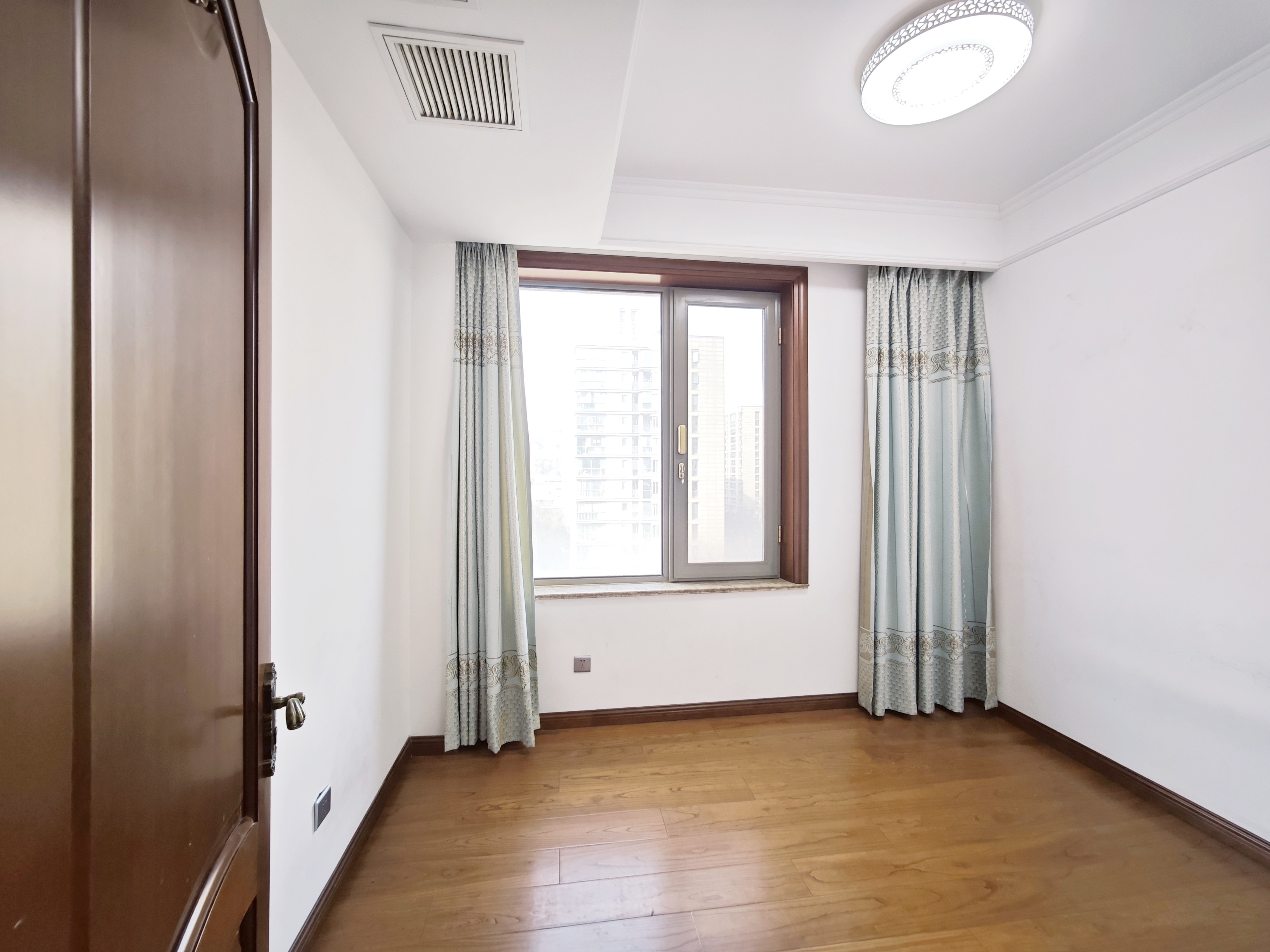 海尔绿城全运村锦兰园