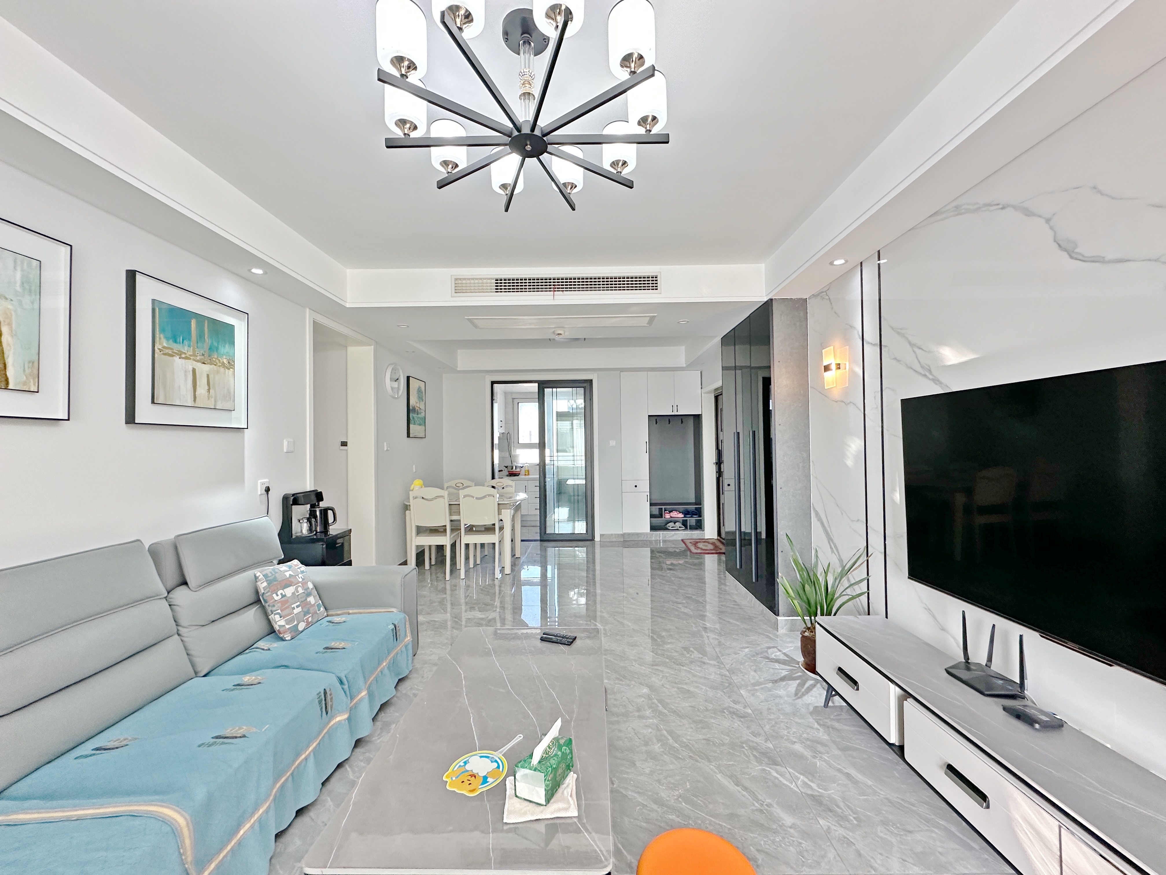  绿地国际城佳荷明都  南北