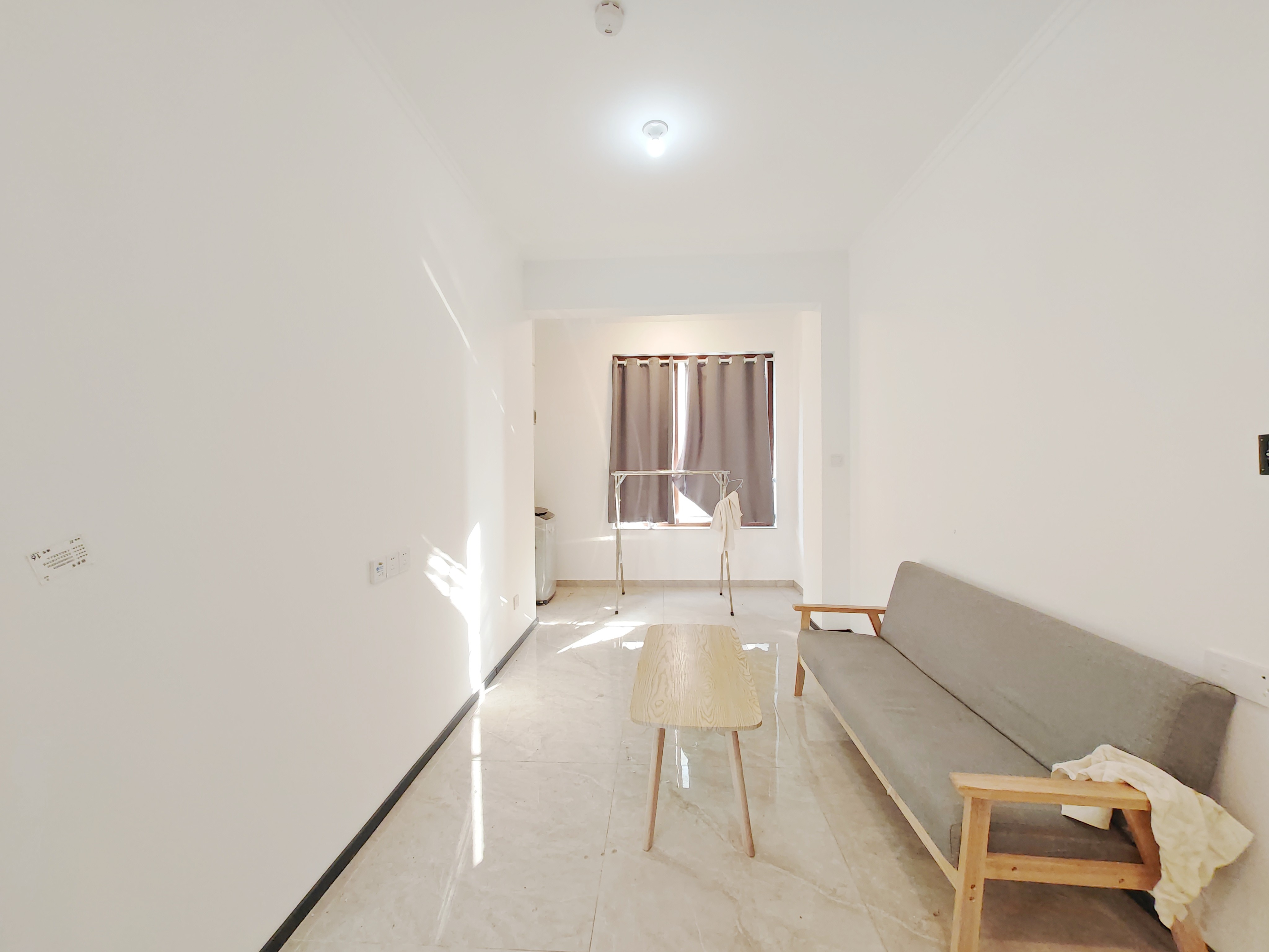  一室好房源，新房新小区，生活方便，出入方便