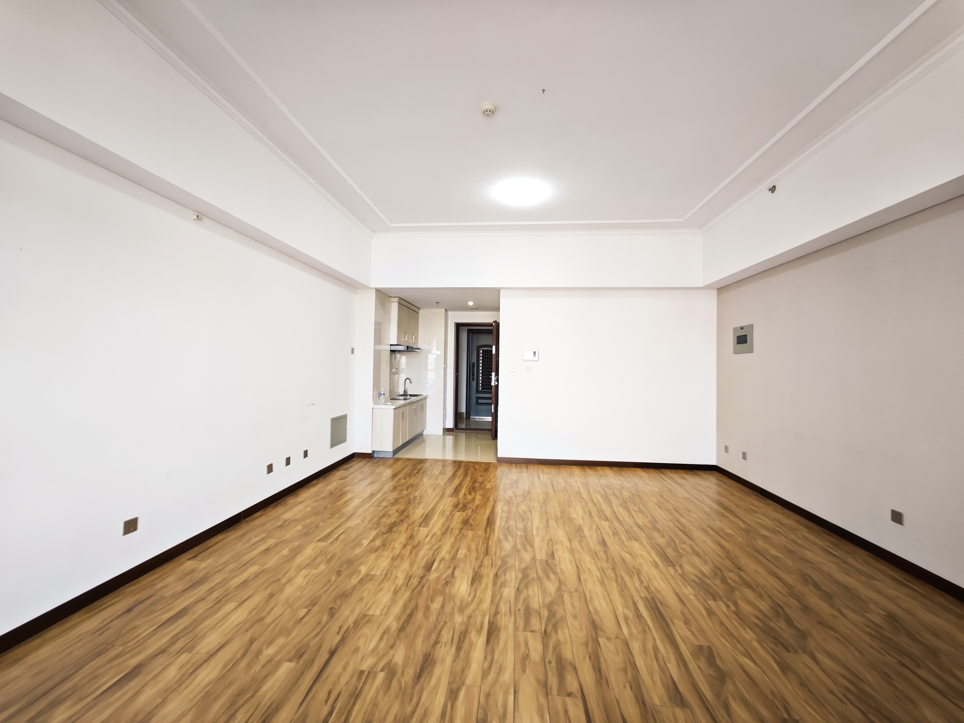   黄金99生活广场  总价低，近学校，随时看房