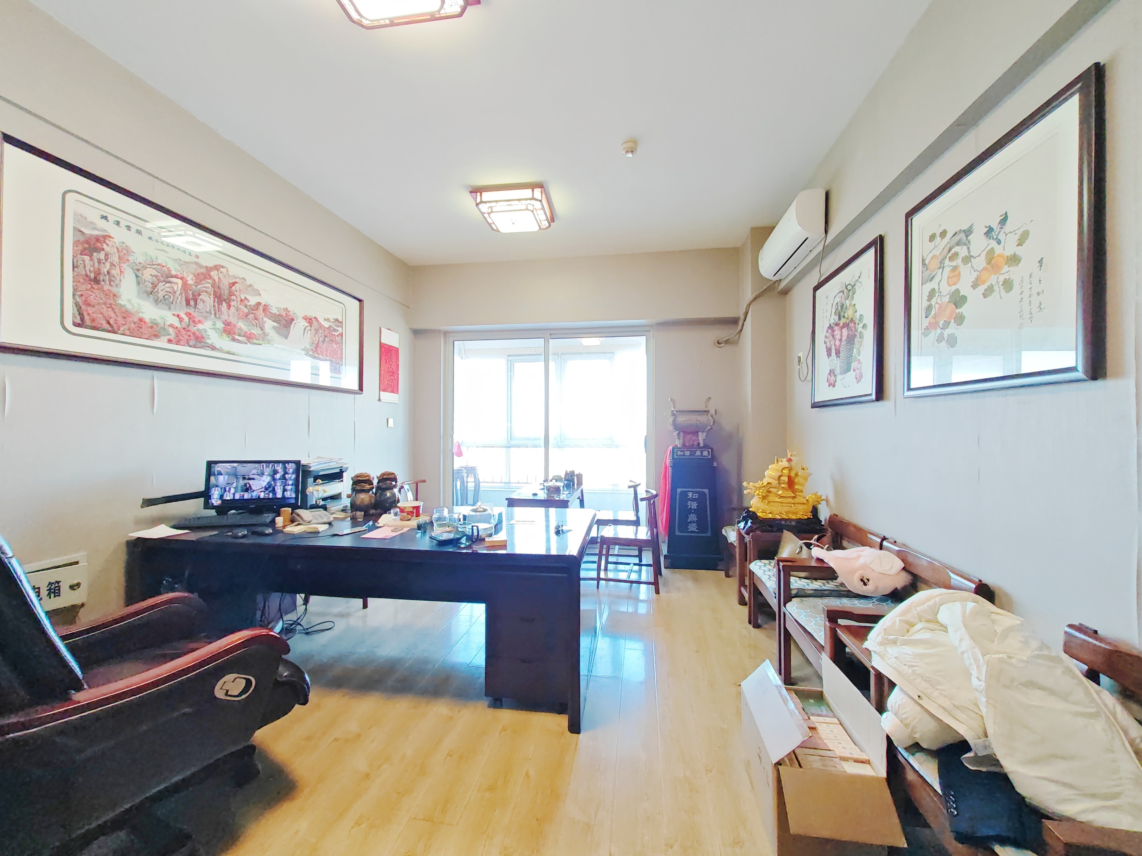  城市广场   黄巾楼层