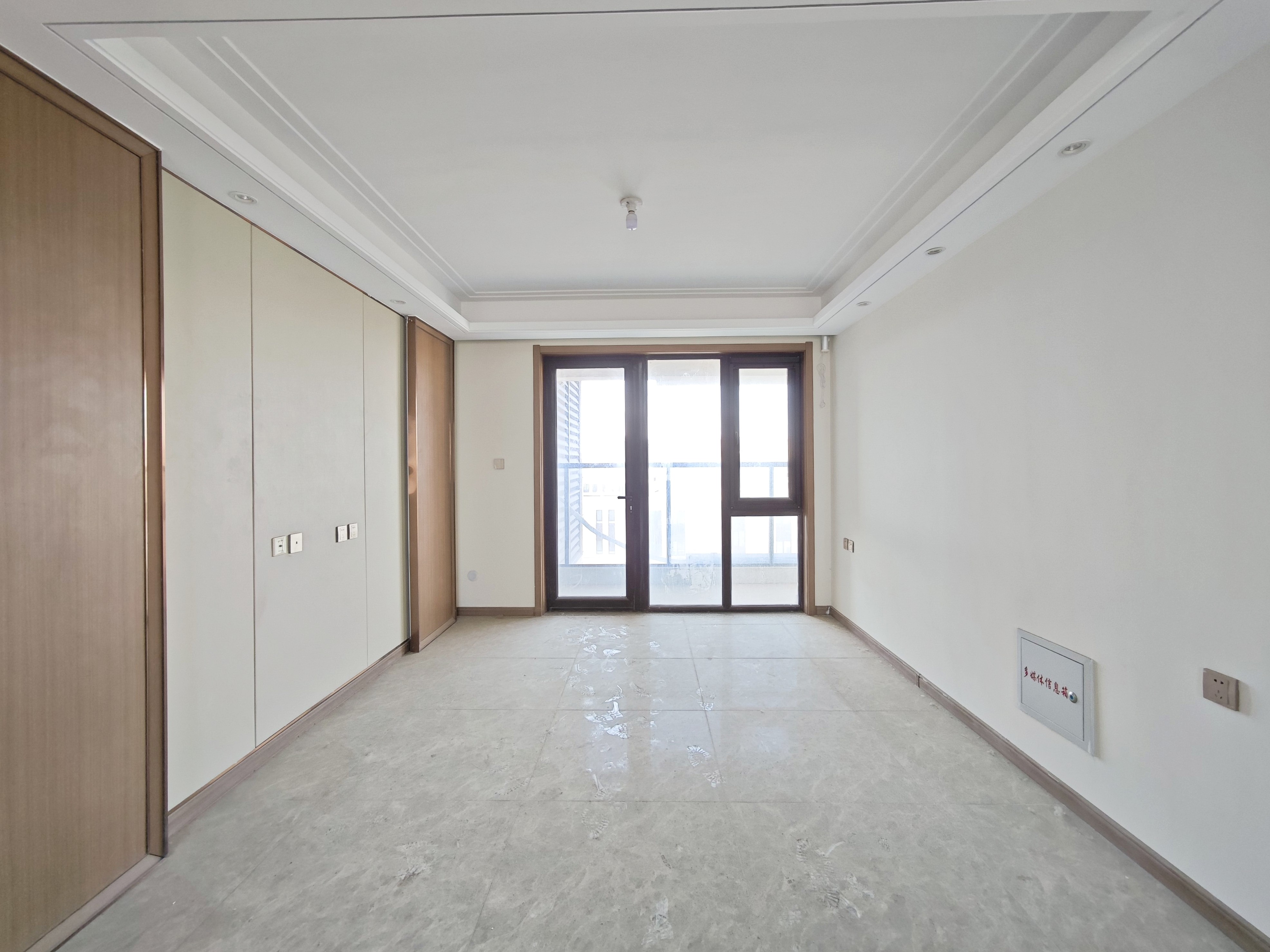  璀璨悦府  南北