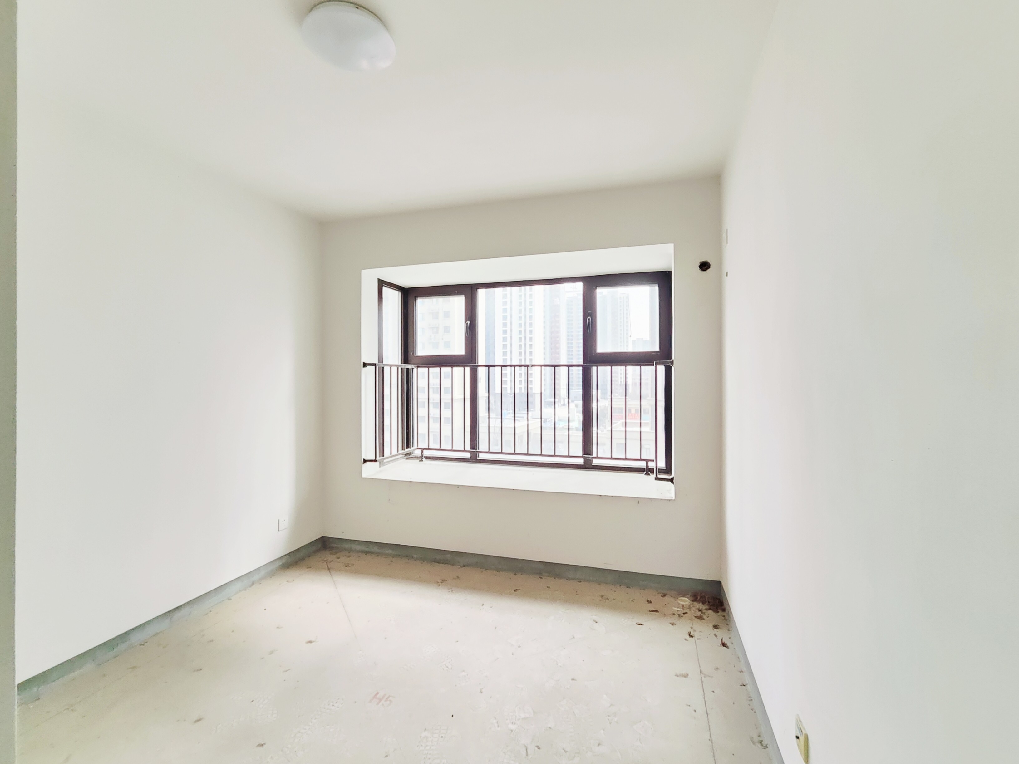 海尔云世界滟澜公馆花园