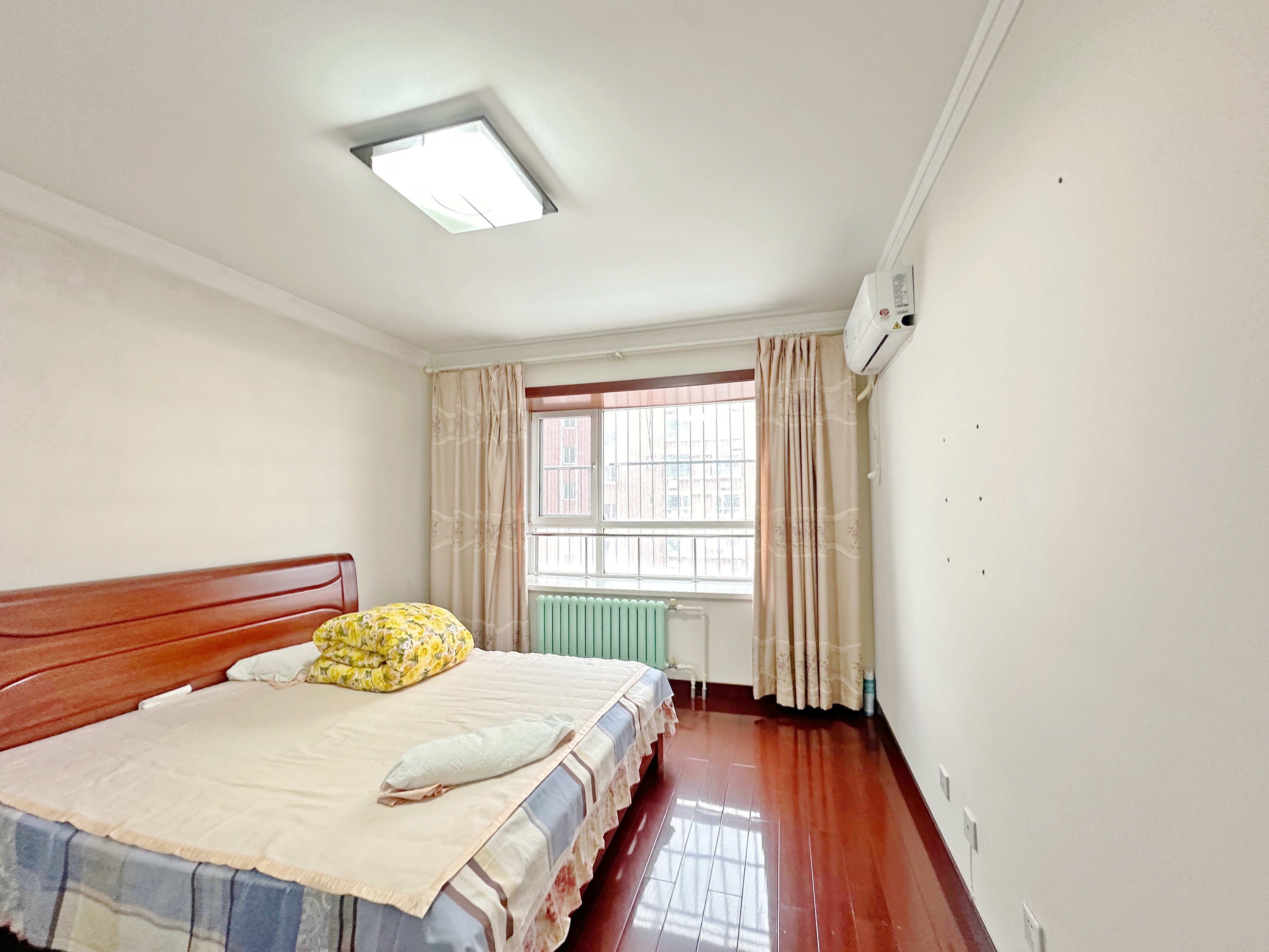 卧龙花园龙泰苑