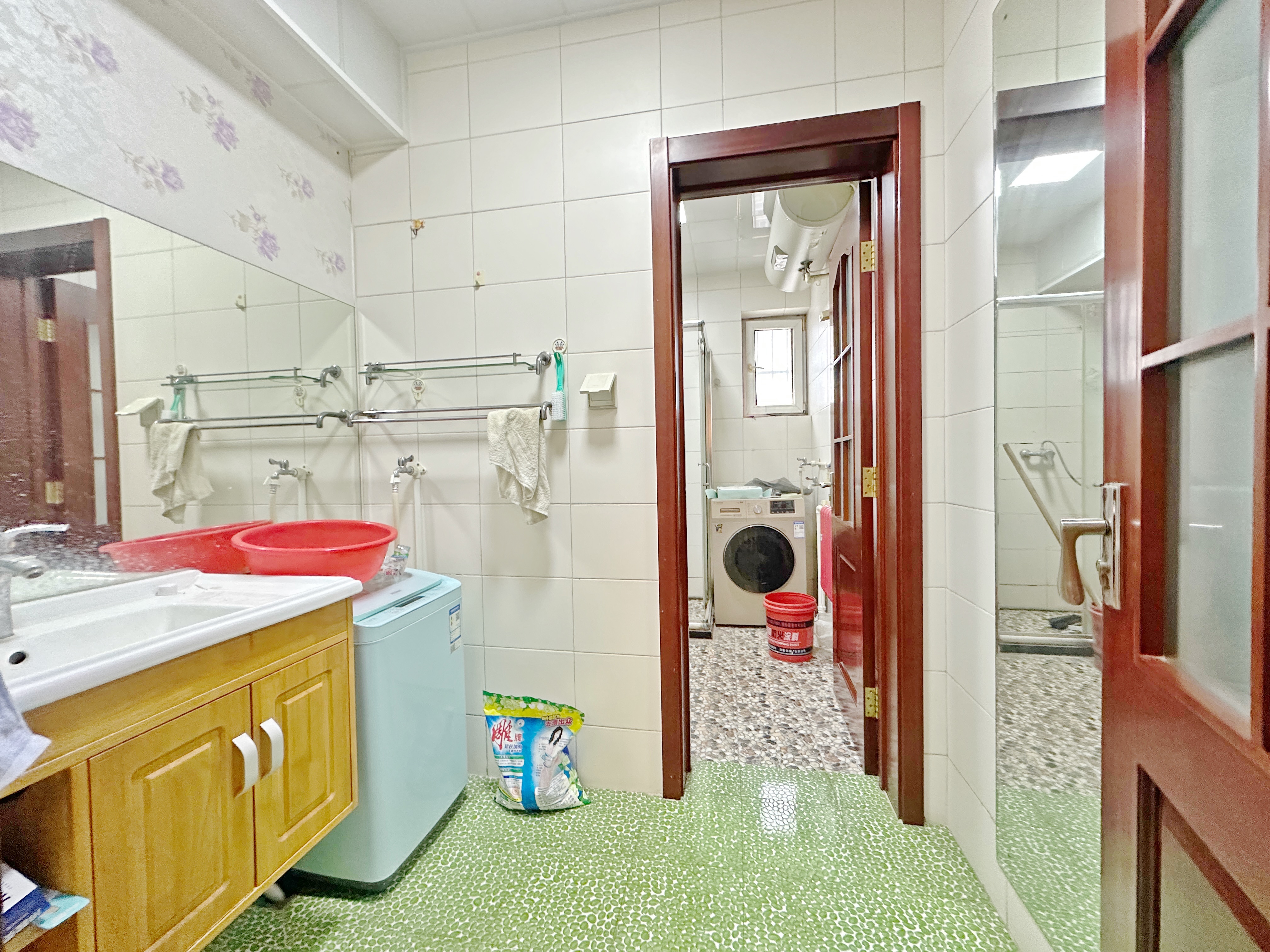 卧龙花园龙泰苑