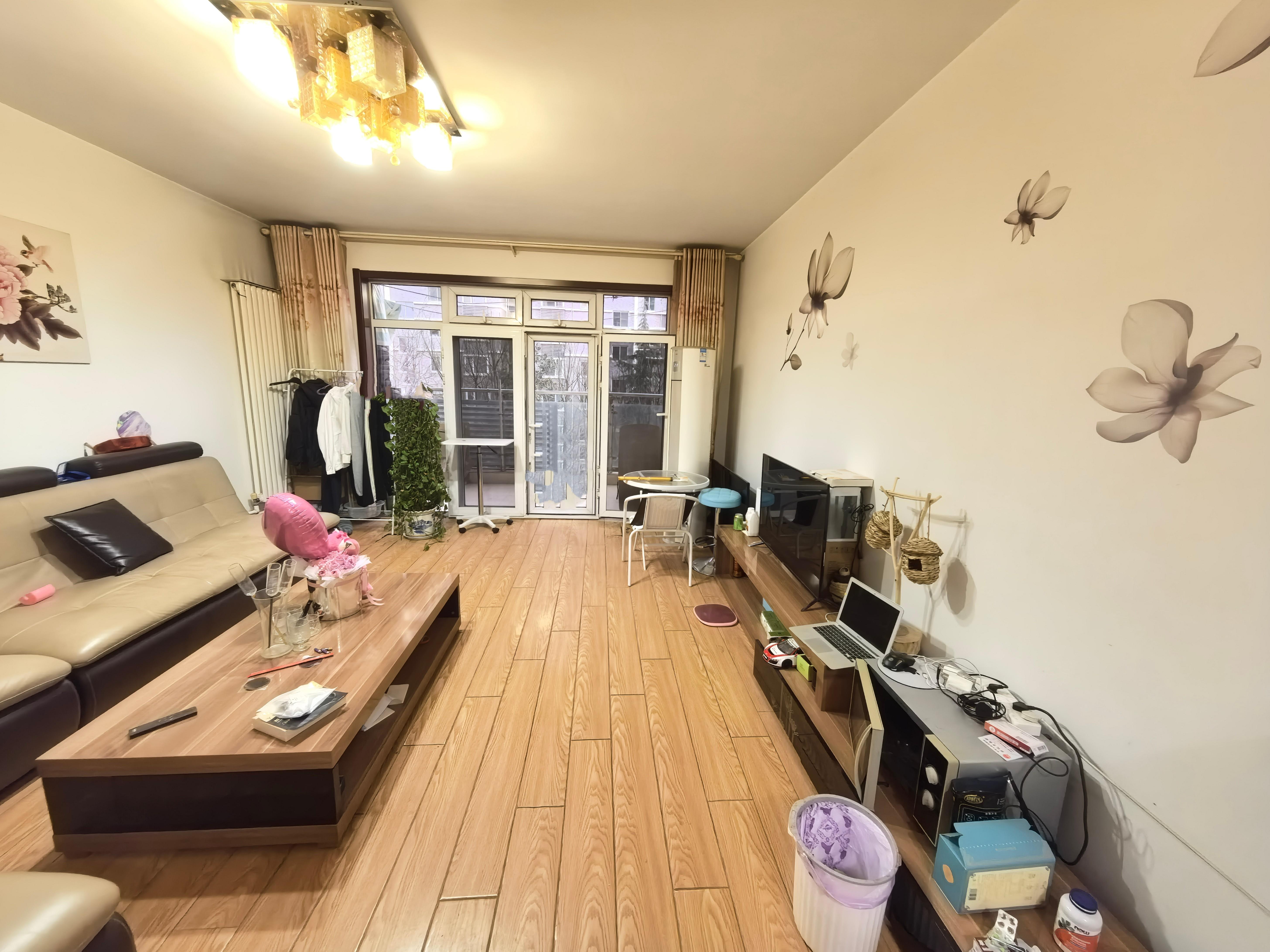 鲍德现代逸城