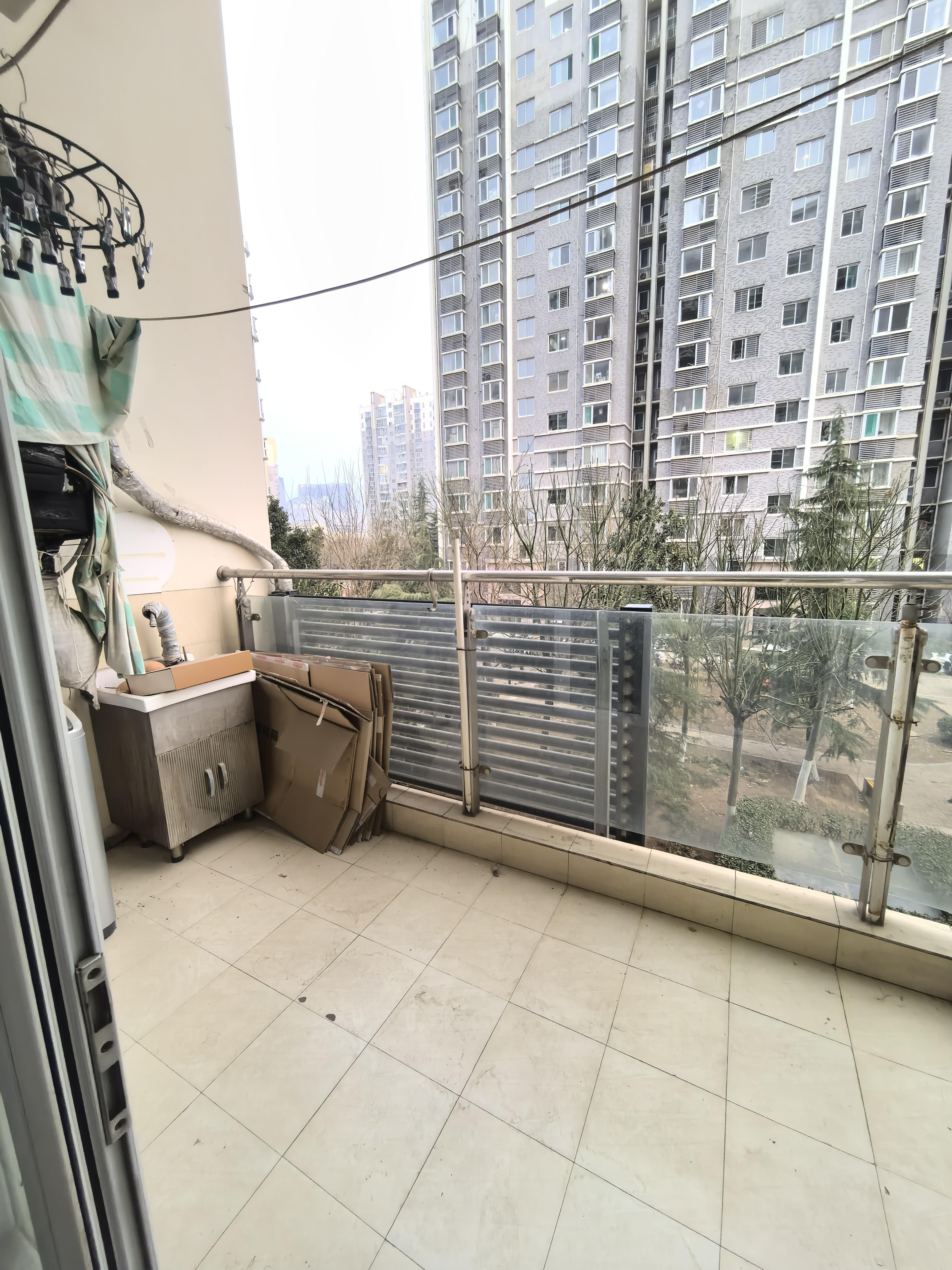 鲍德现代逸城