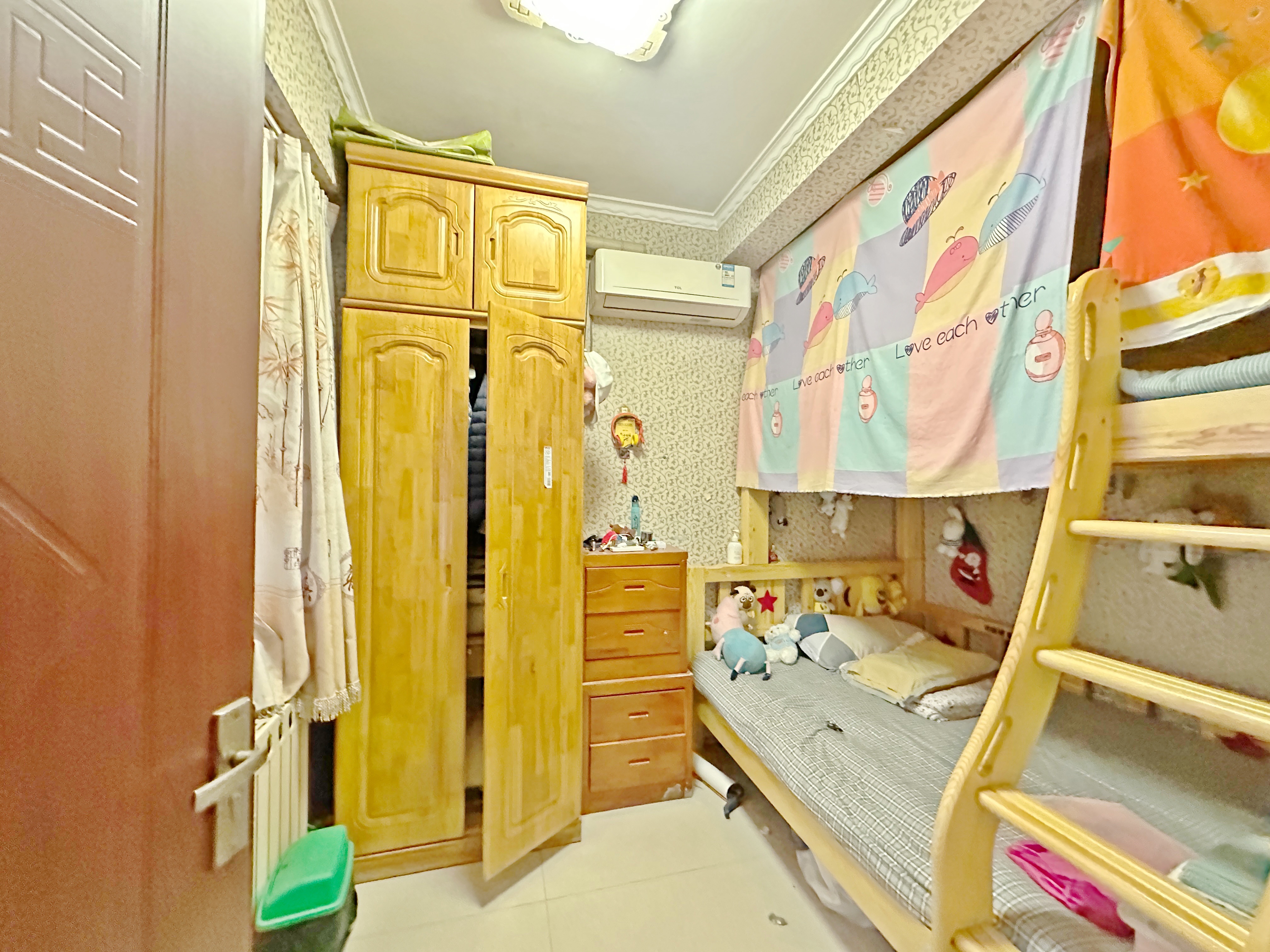 卧龙花园龙泰苑