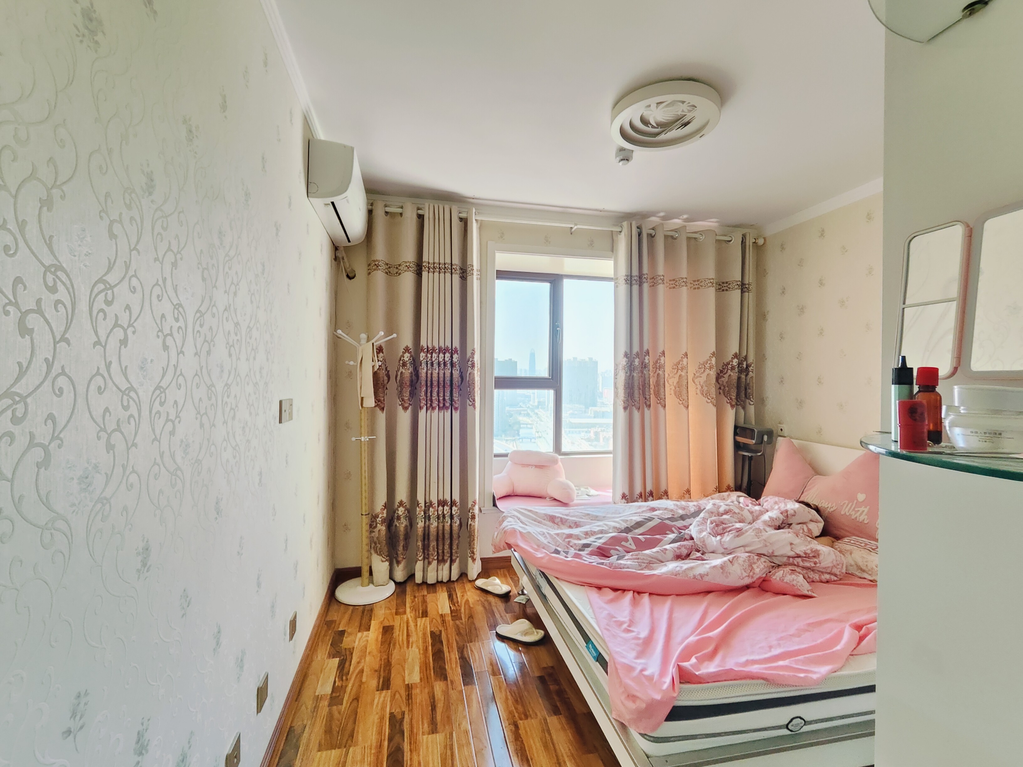 海尔云世界滟澜公馆花园