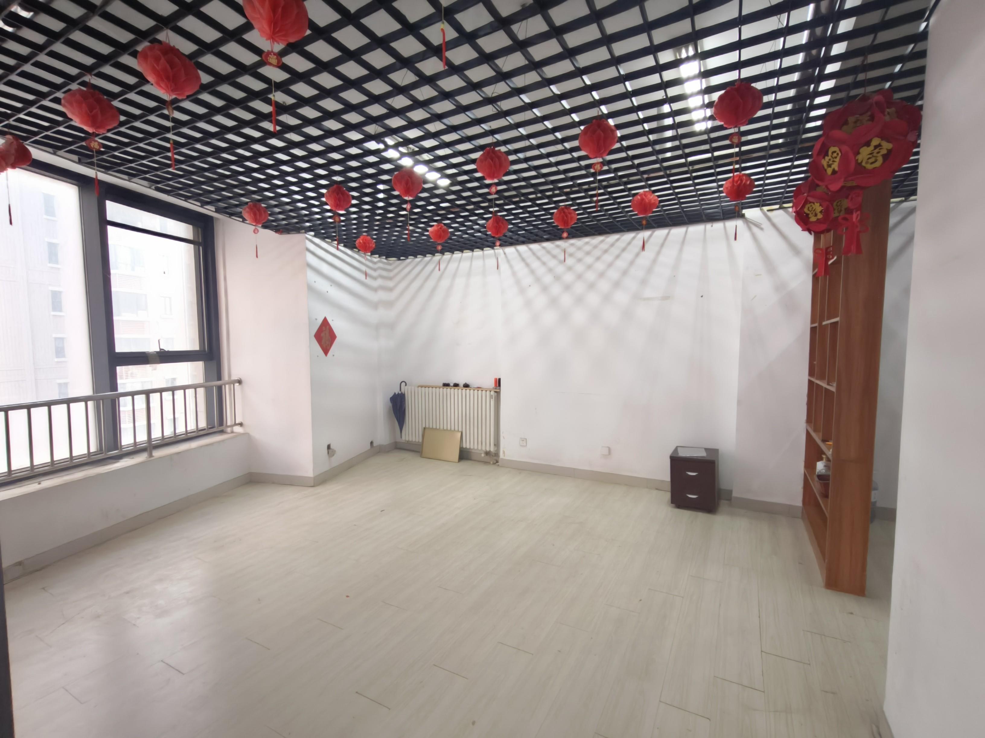 南益名泉春晓公寓