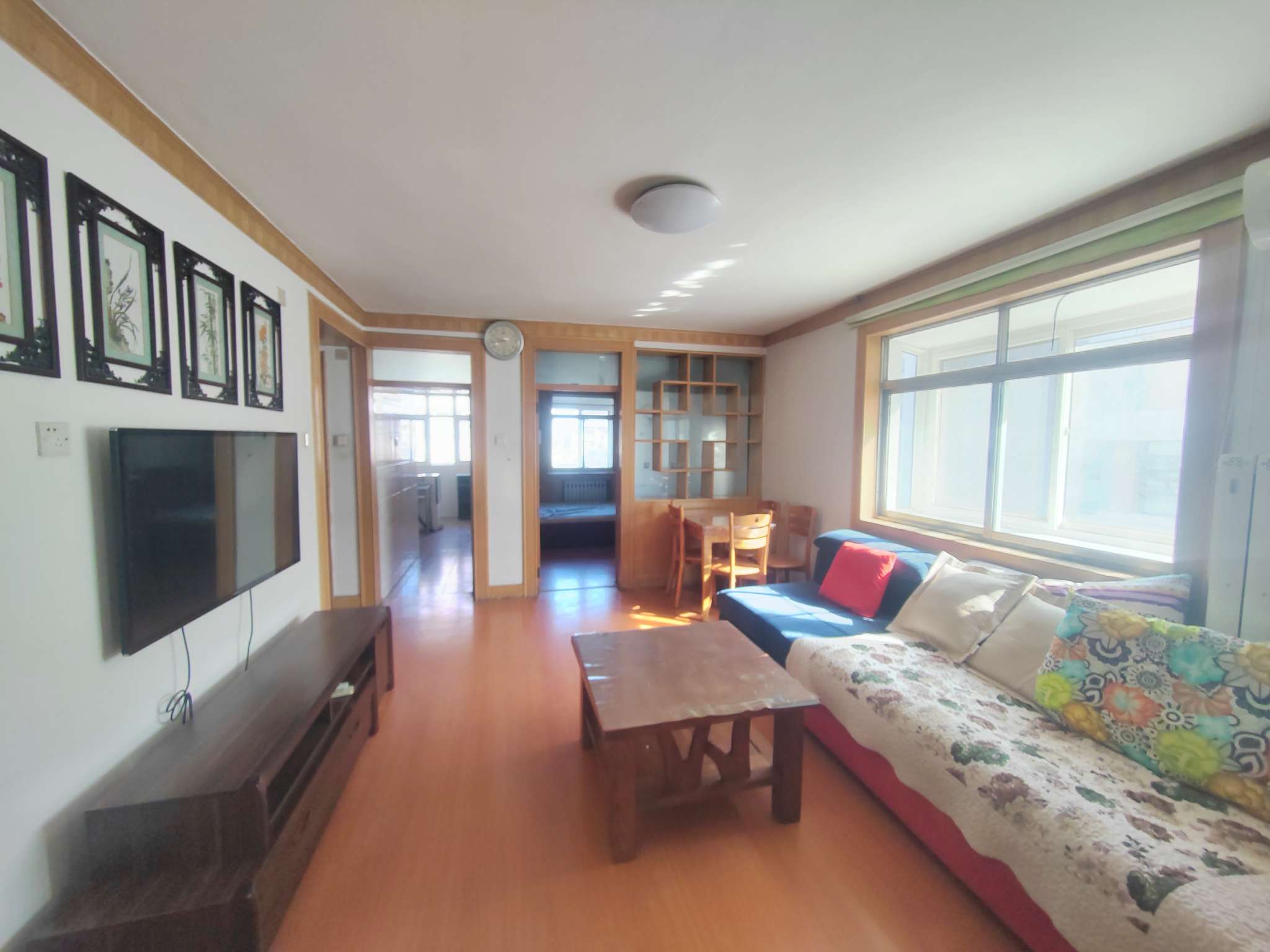 
							燕子山小区东路单位宿舍