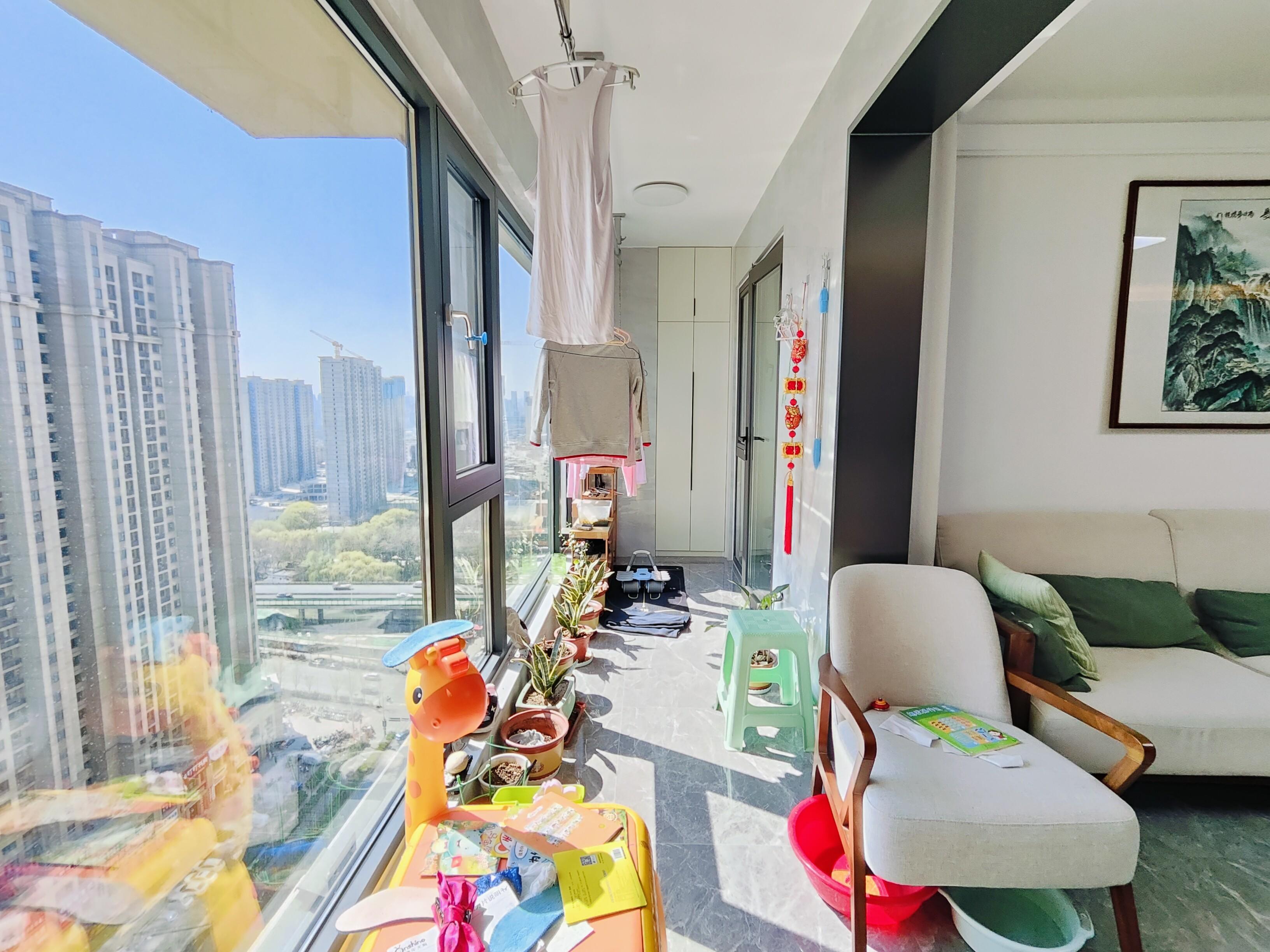 海尔云世界滟澜公馆花园
