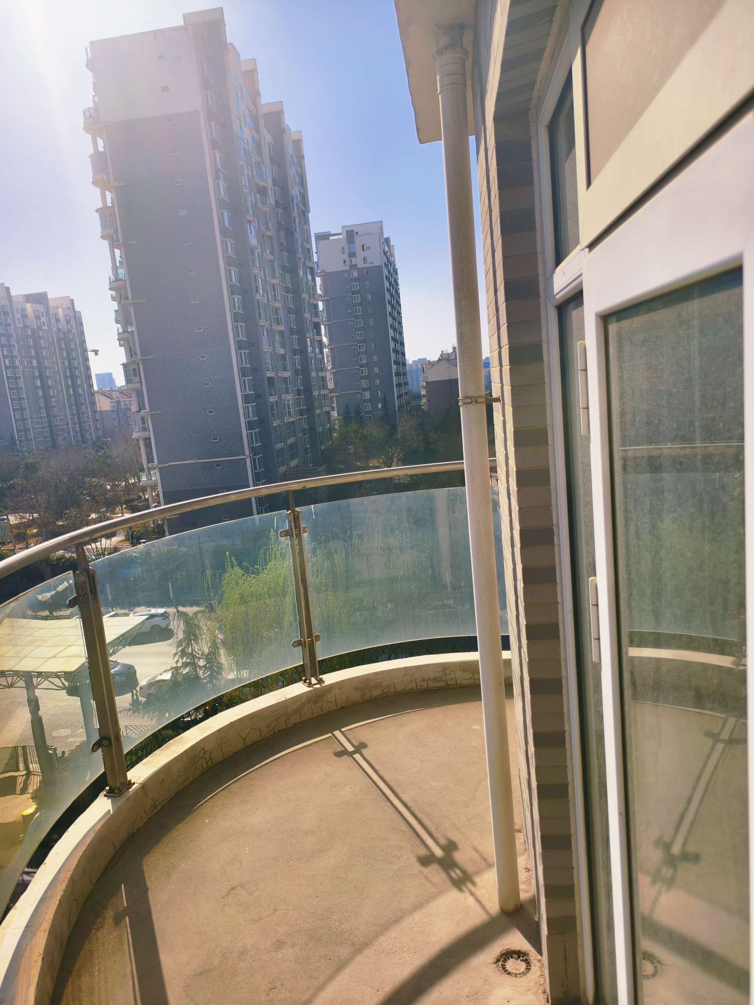 鲍德现代逸城