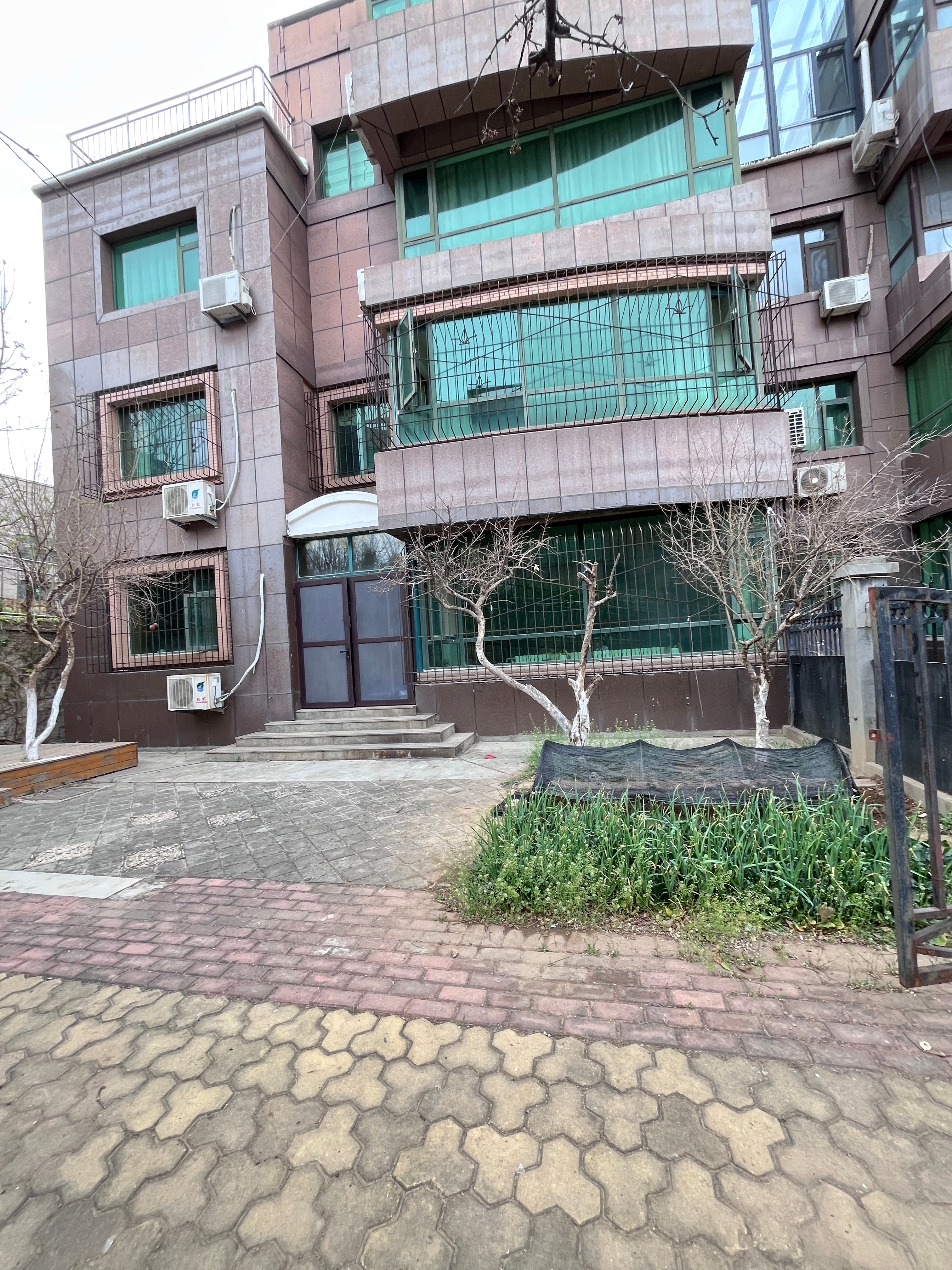 整租·经十东路 凤鸣山庄(建筑大学东) 5室3厅 9